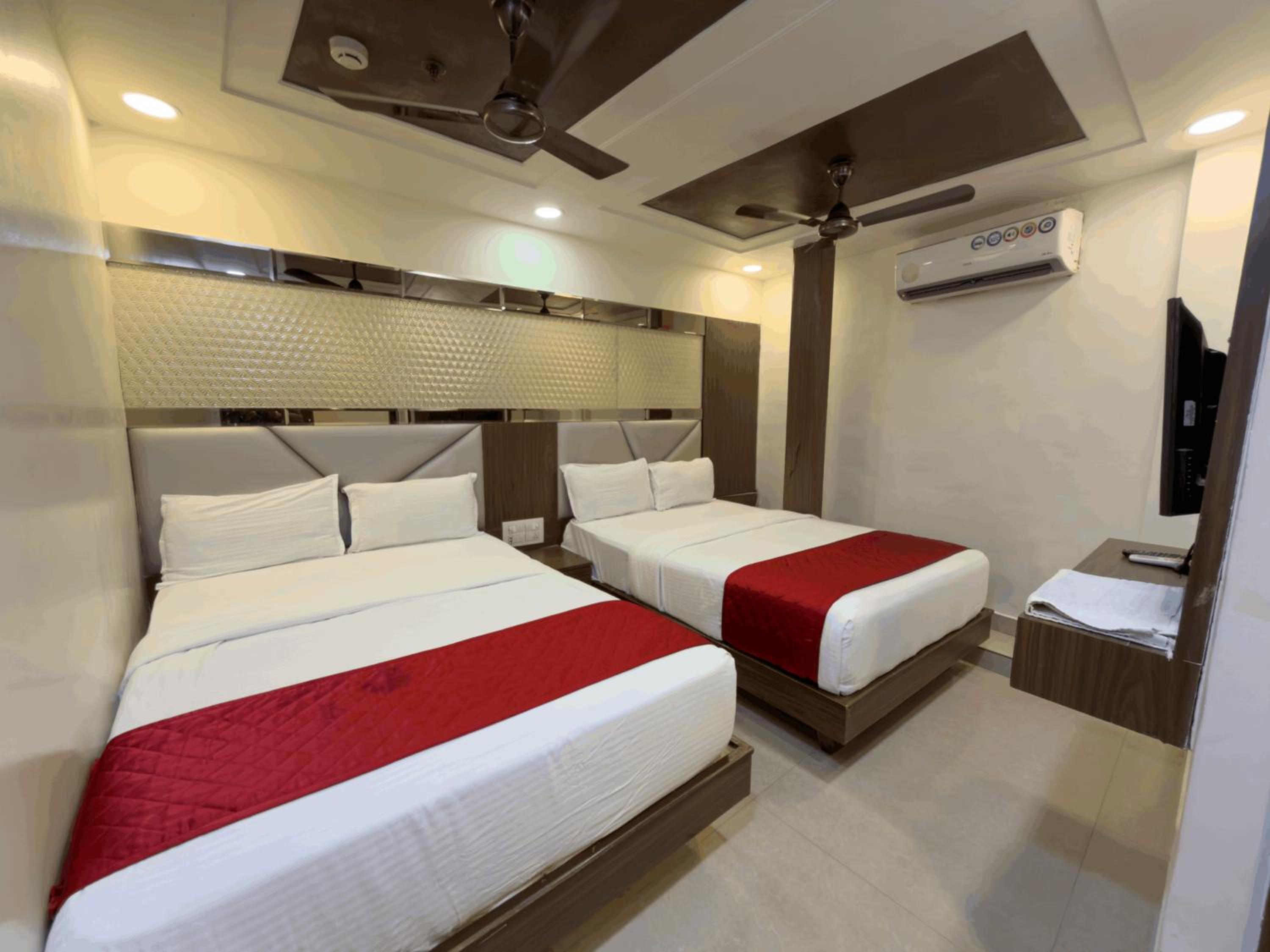 Deluxe Quadruple Room