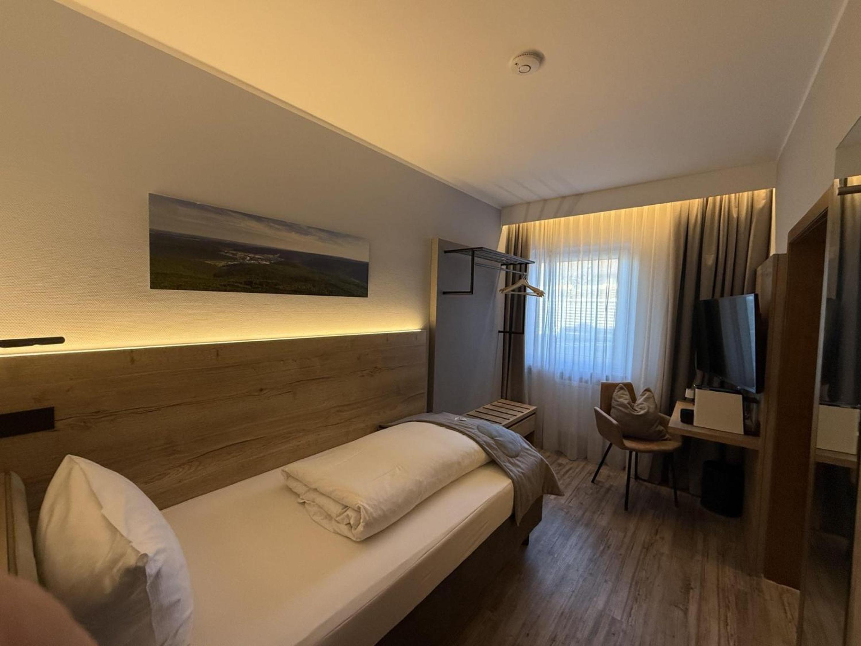 Single Room photo 3