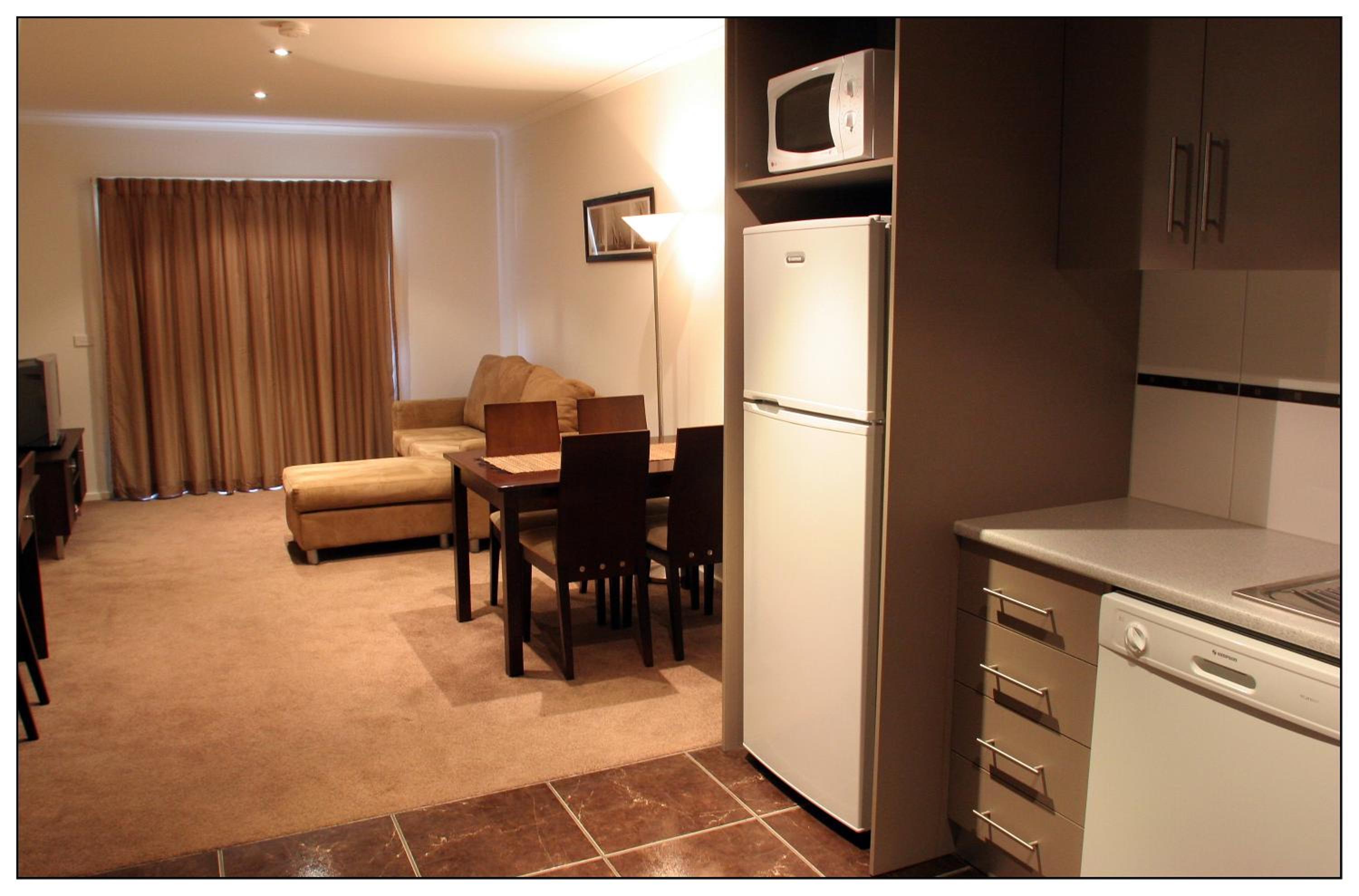 Two-Bedroom Apartment - Photo 7