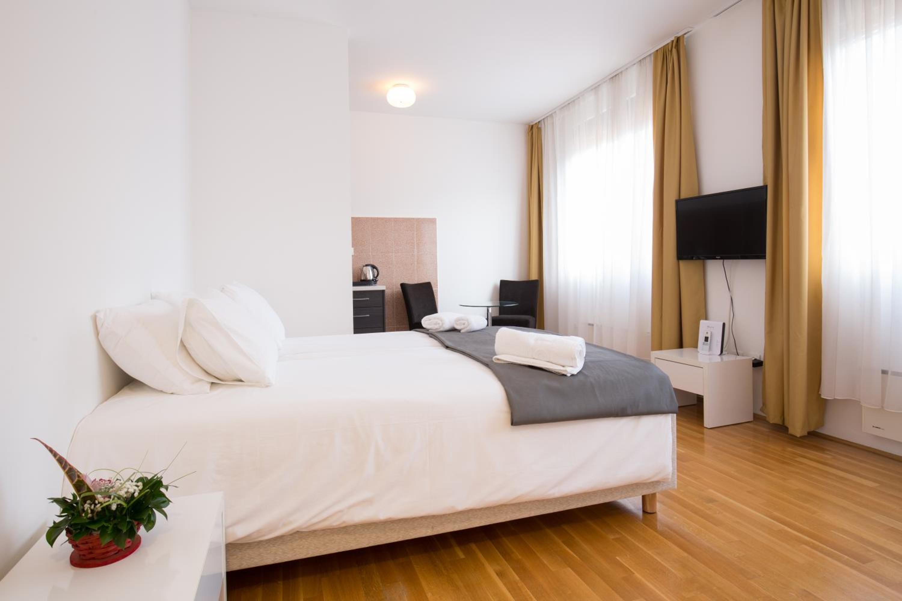 Economy Double or Twin Room photo 1