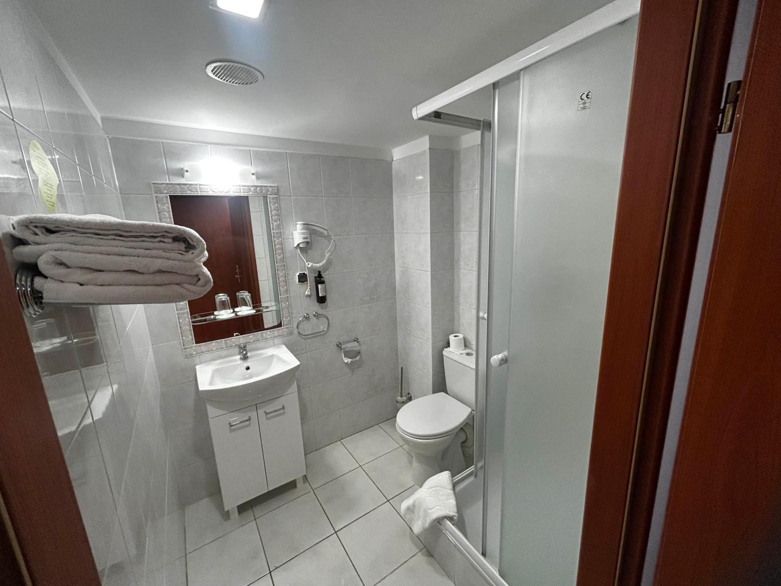 Studio Apartment with Balcony photo 1