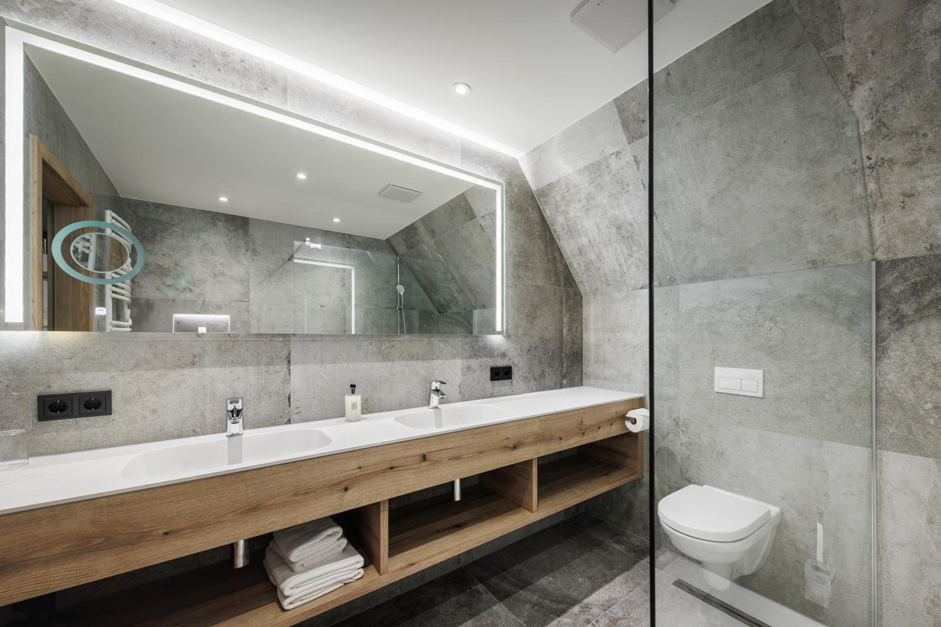 Double Room with Balcony - Photo 7