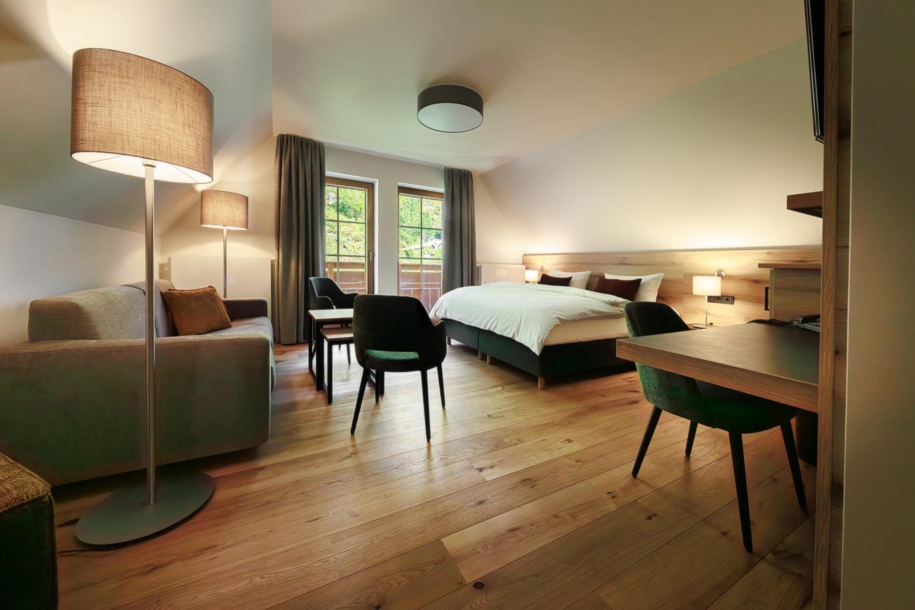 Double Room with Balcony - Photo 2