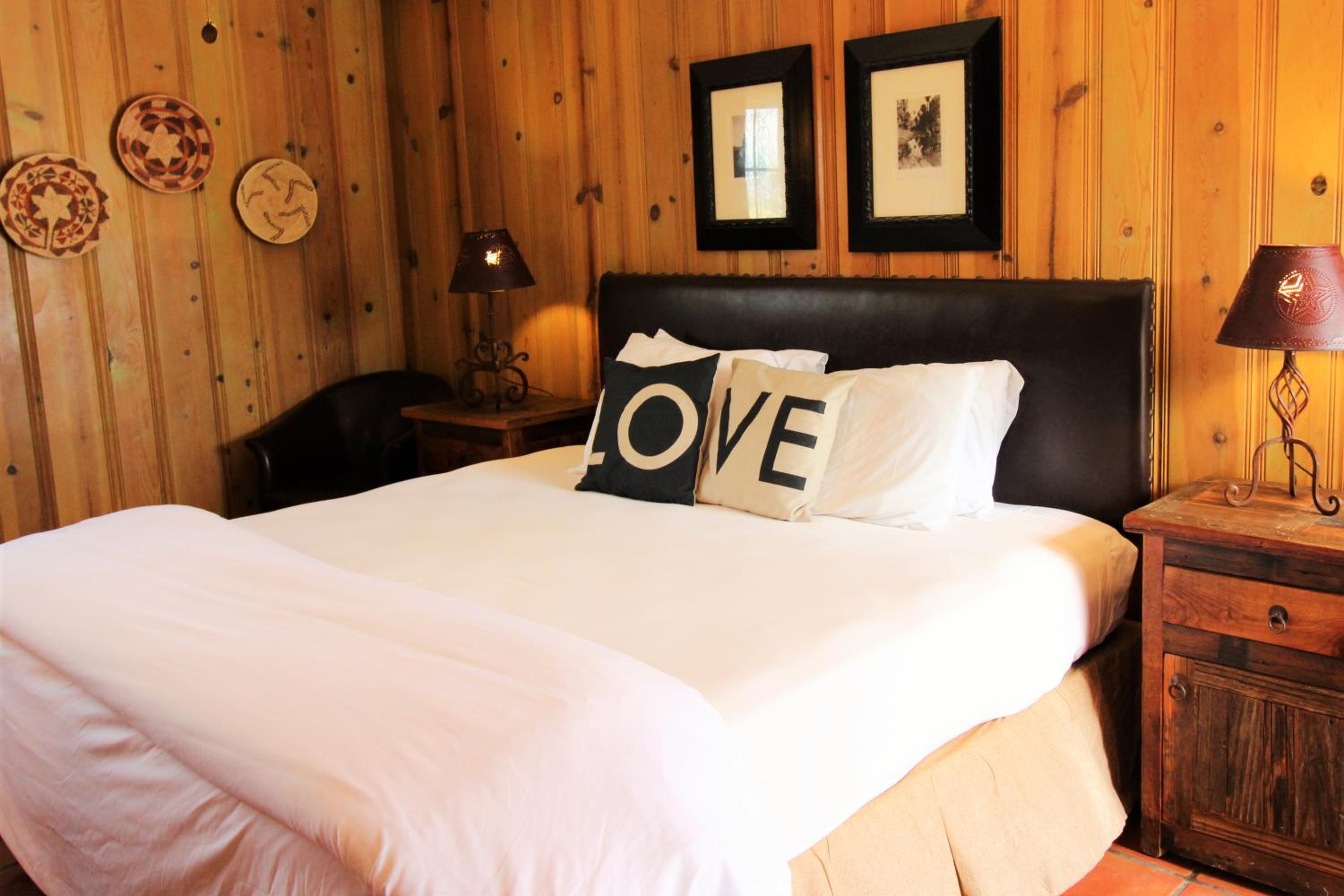 Standard King Room photo 2