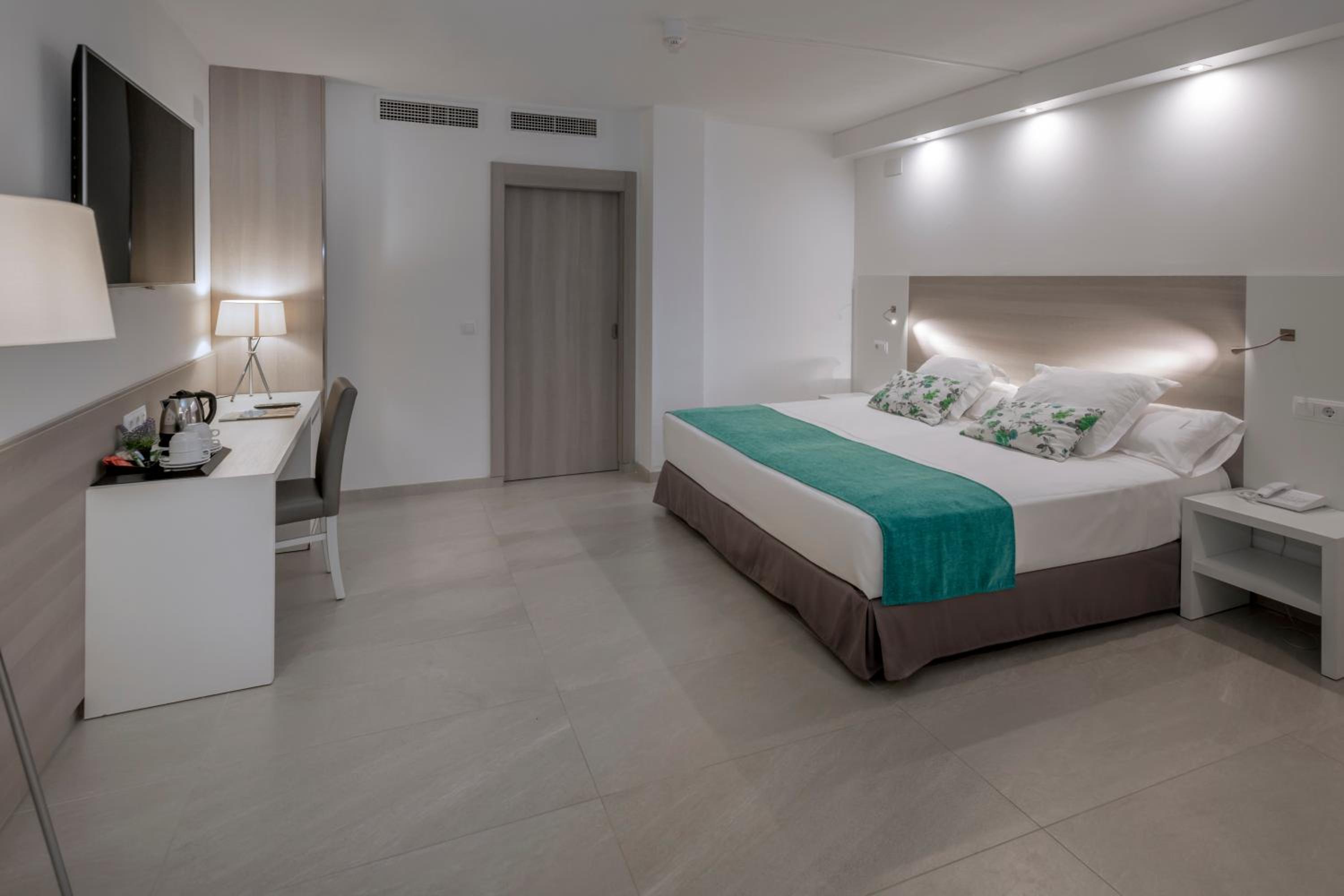 Junior Suite with Pool View