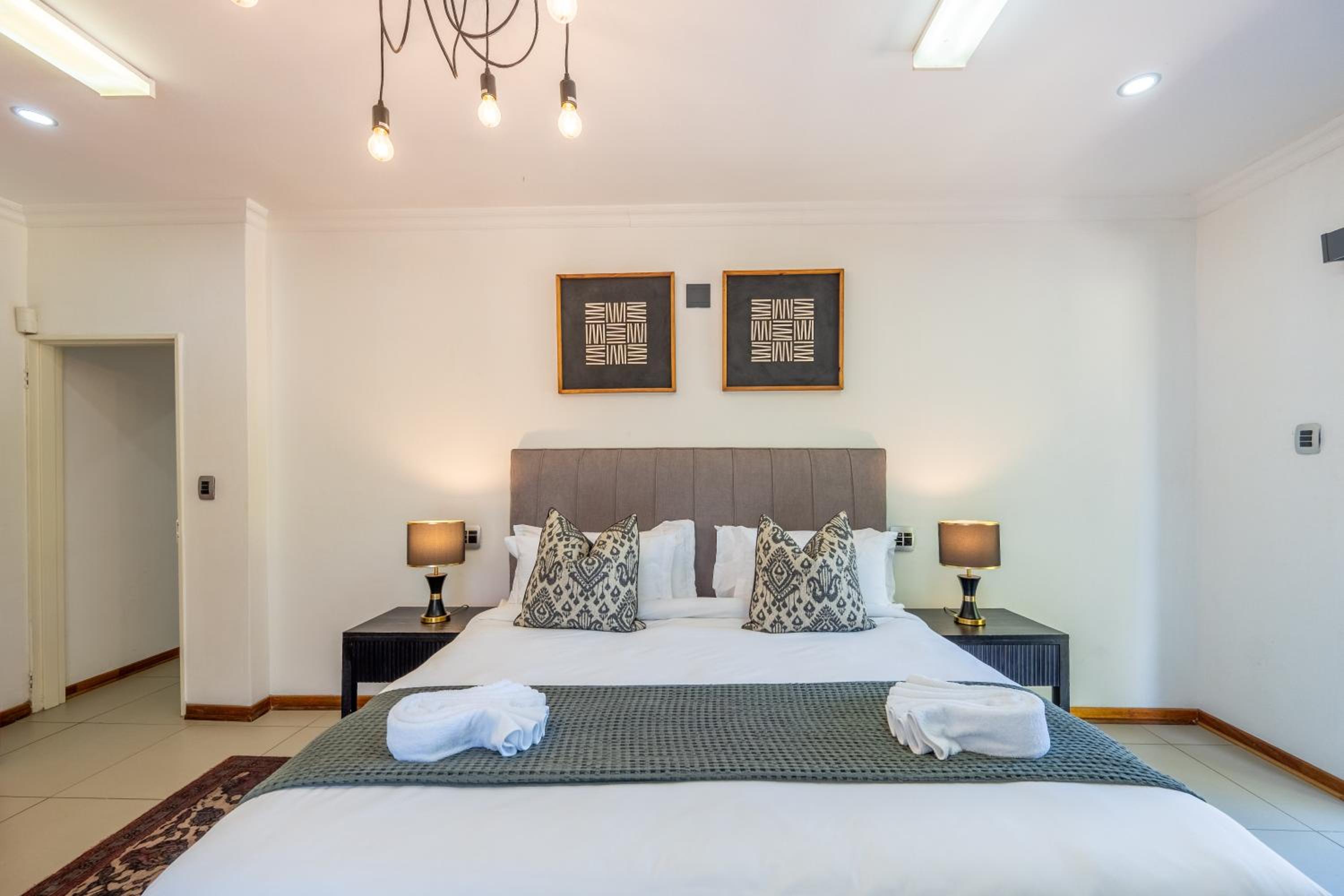 Business King Room photo 1
