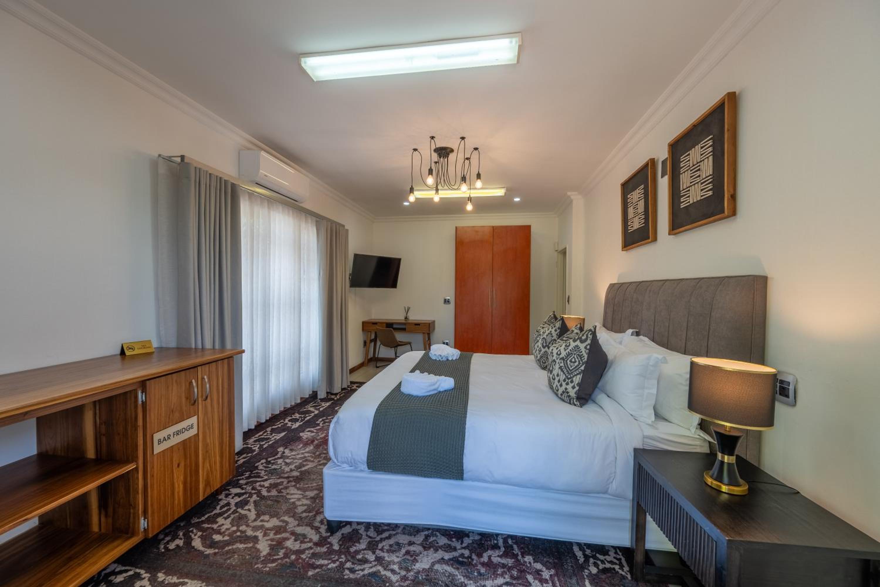 Business King Room photo 3