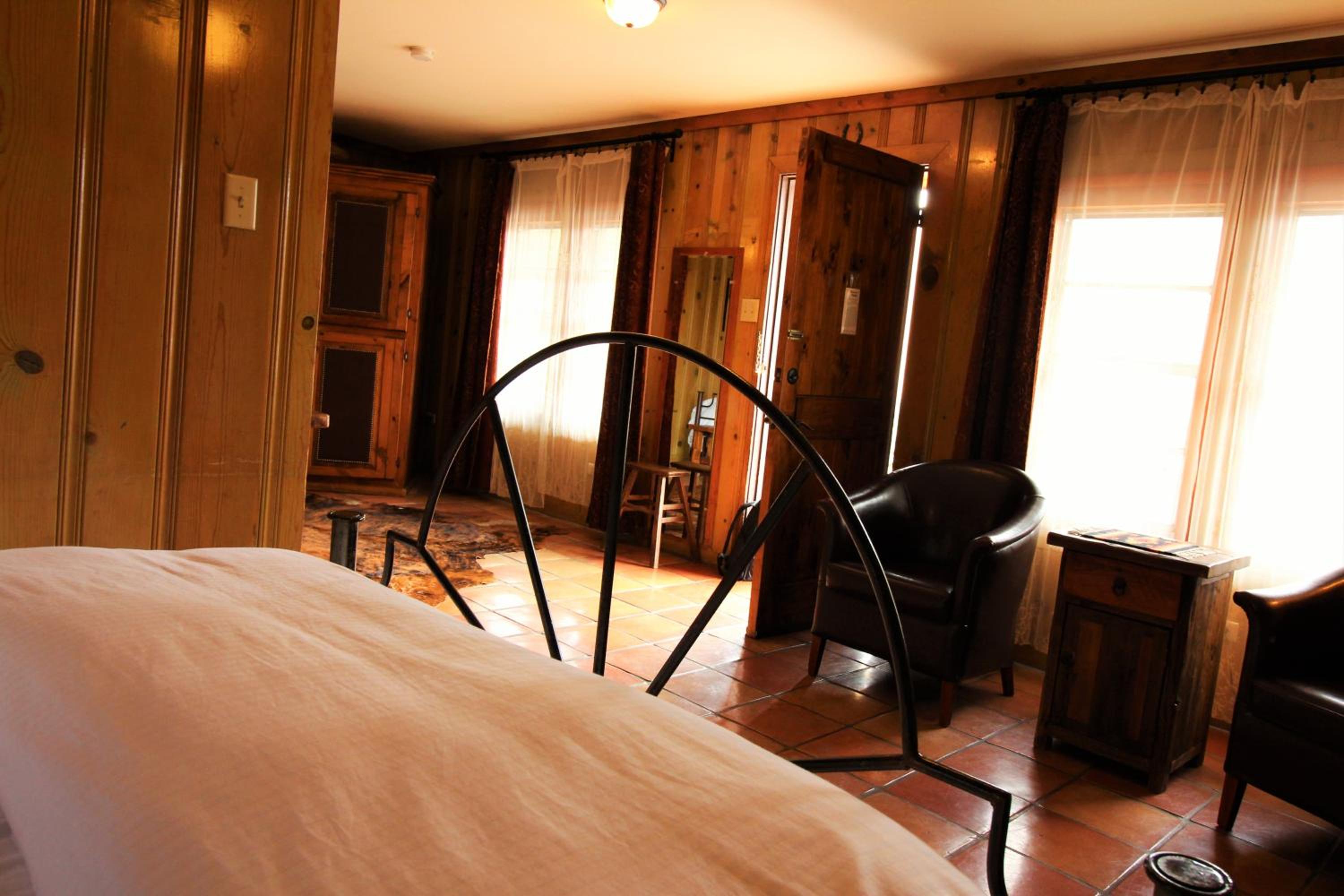 Queen Room with Two Queen Beds photo 2