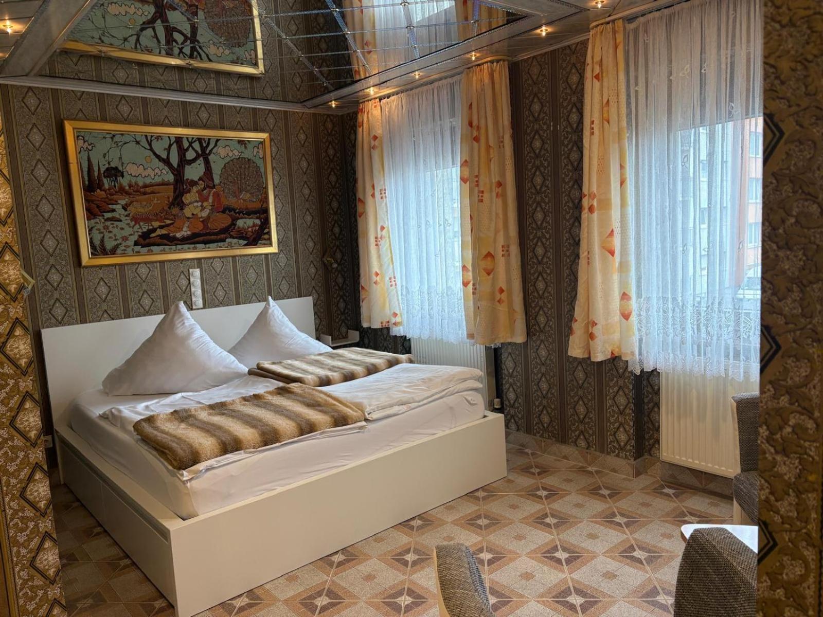 Double or Twin Room - Photo 5