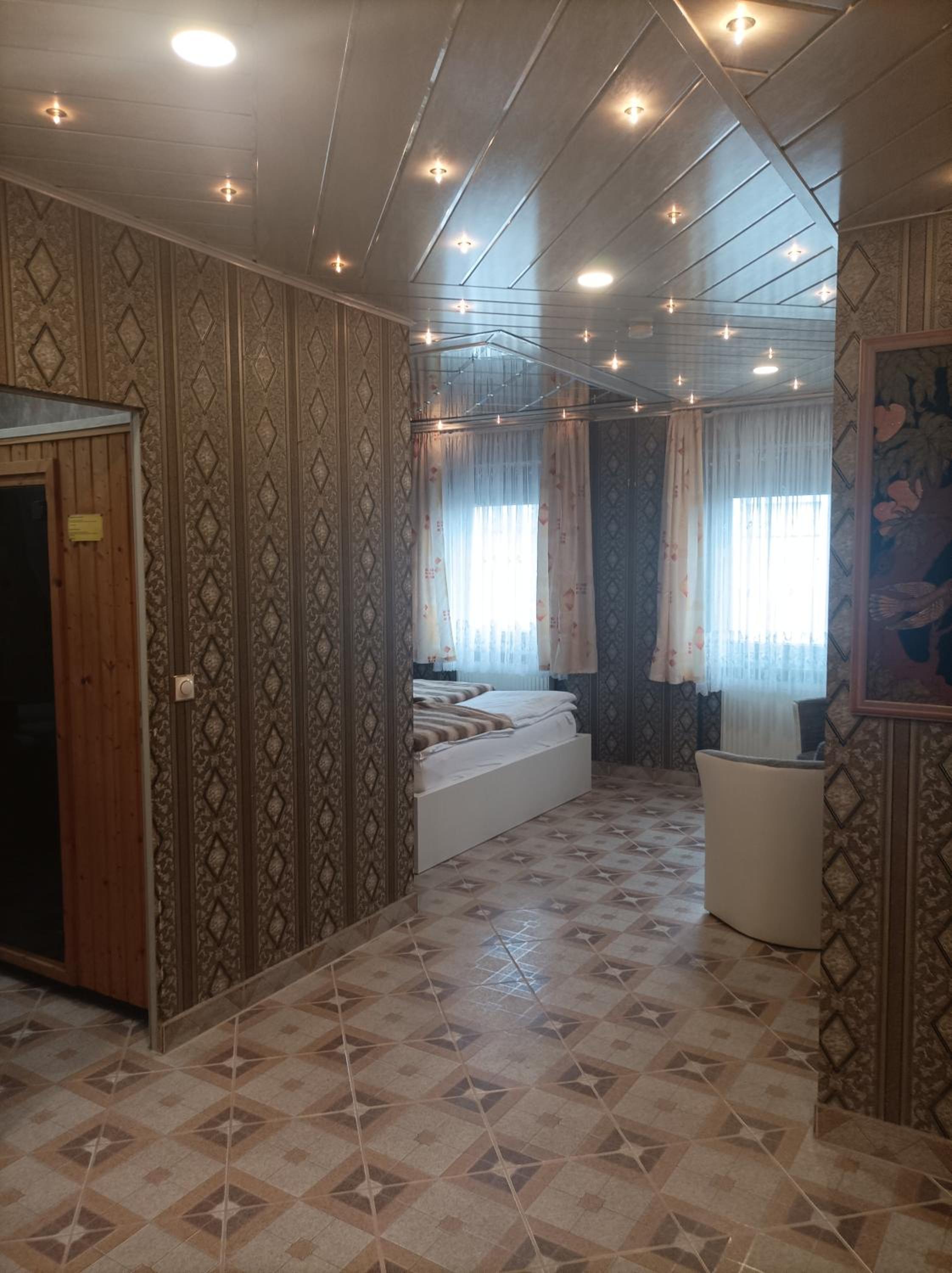 Double or Twin Room - Photo 2