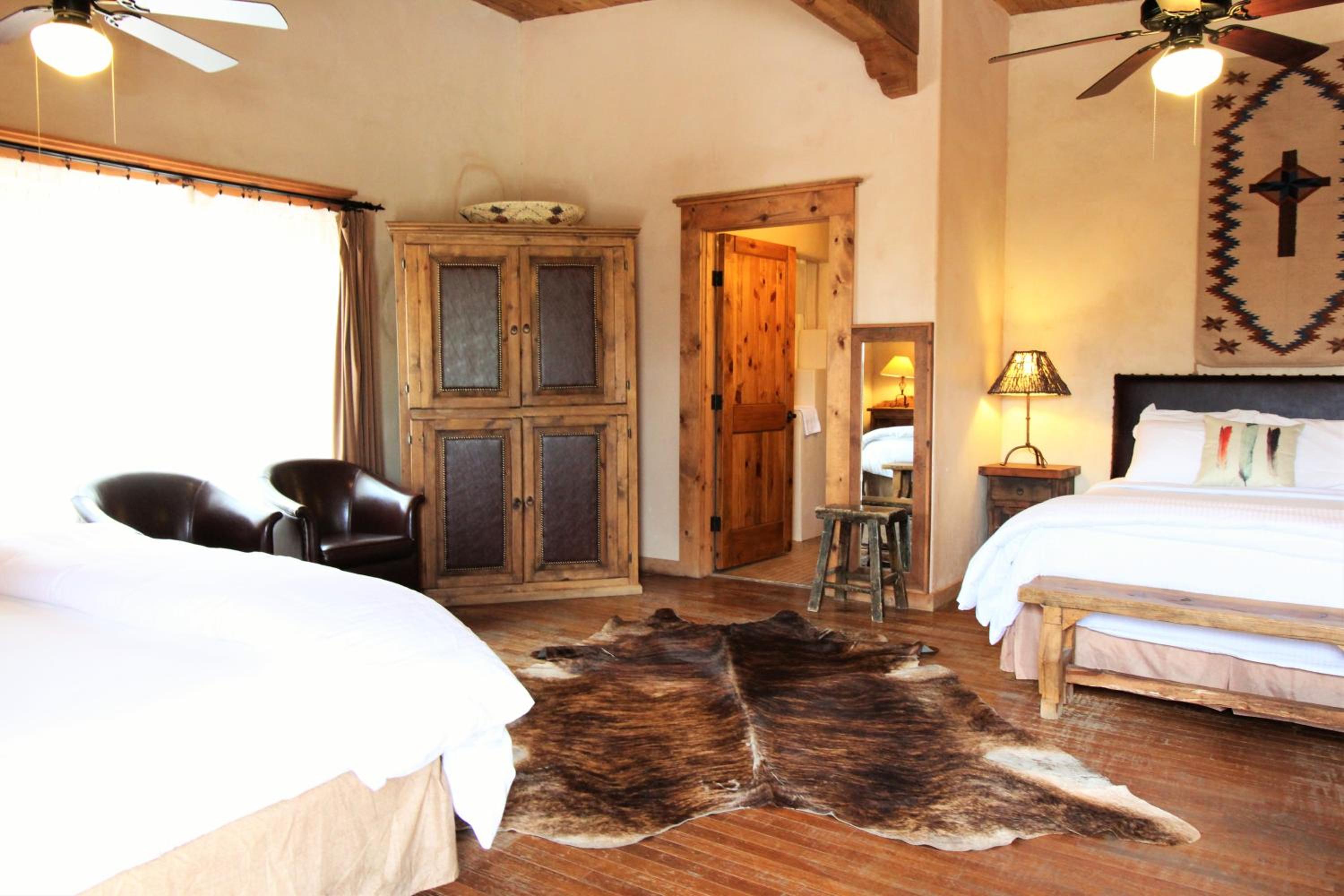 Superior King Queen Suite photo 1