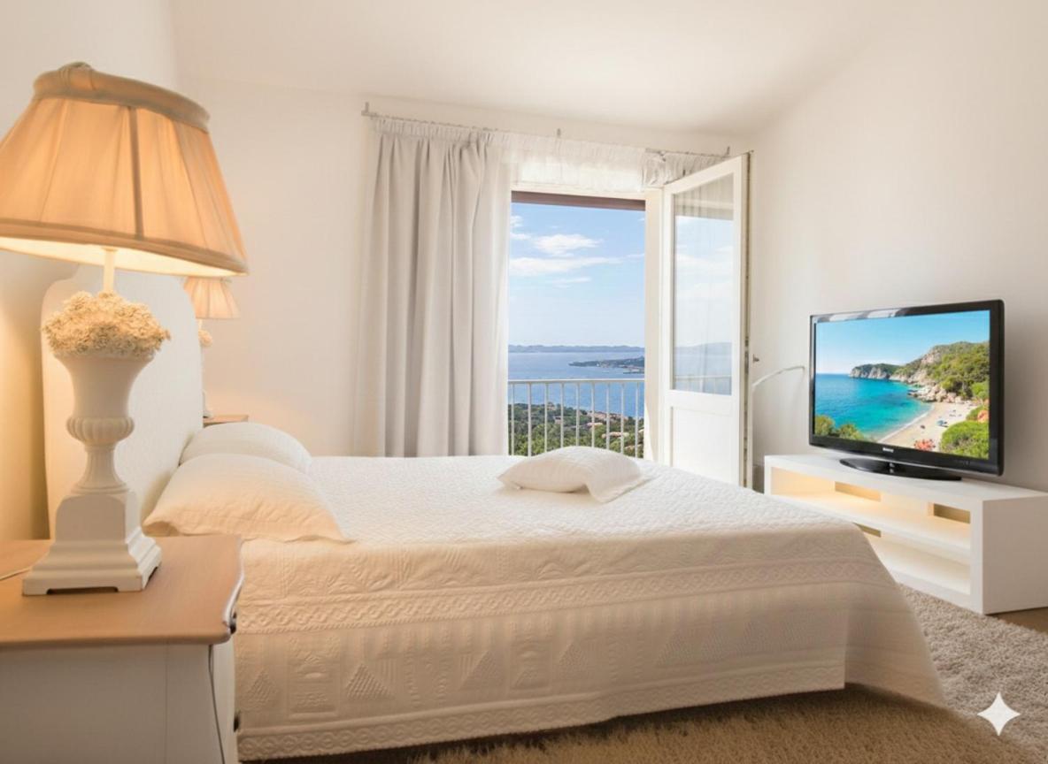 Double Room with Balcony and Sea View photo 3