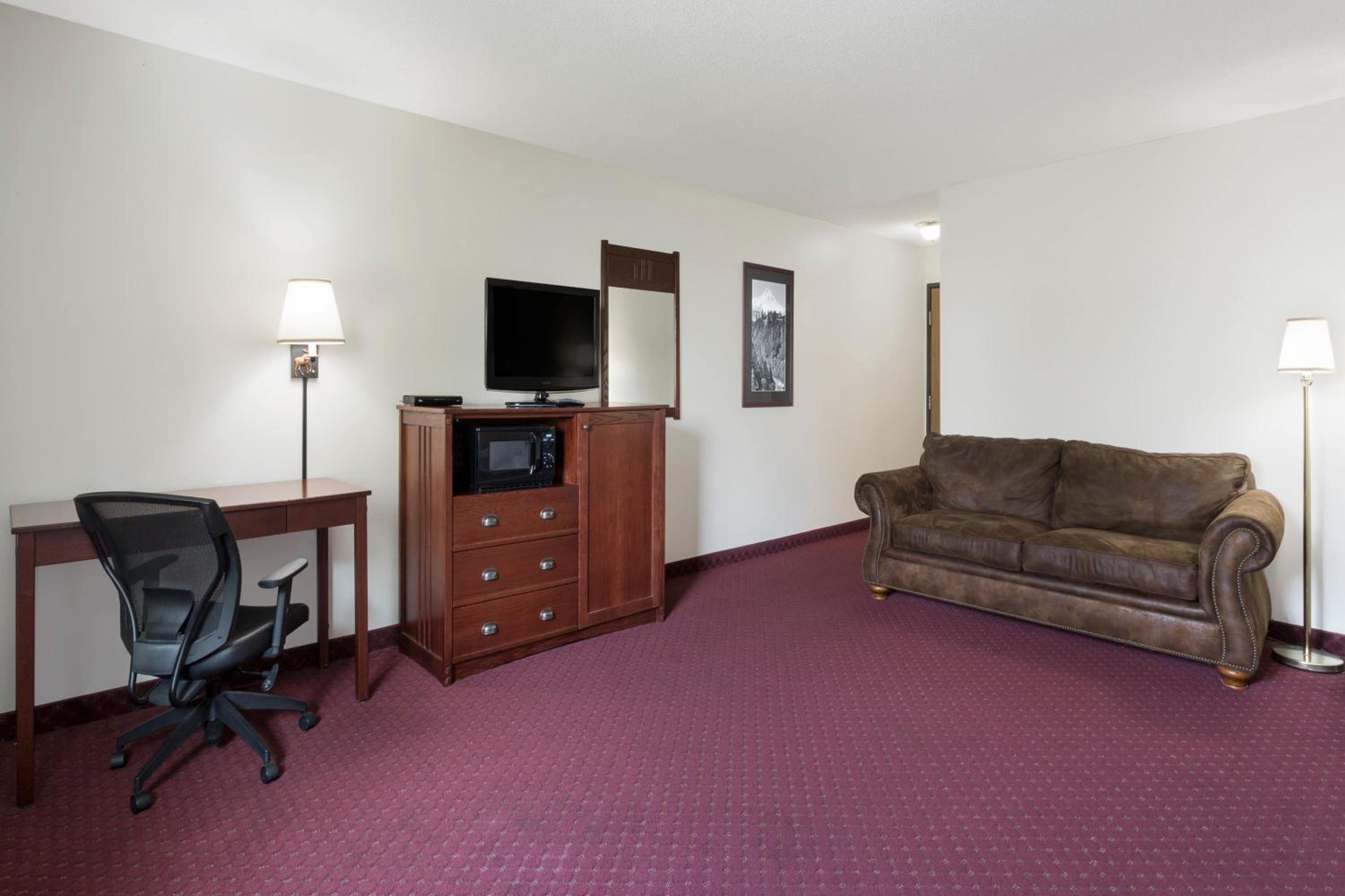 Studio Suite with Two Queen Beds - Non-Smoking - Photo 7