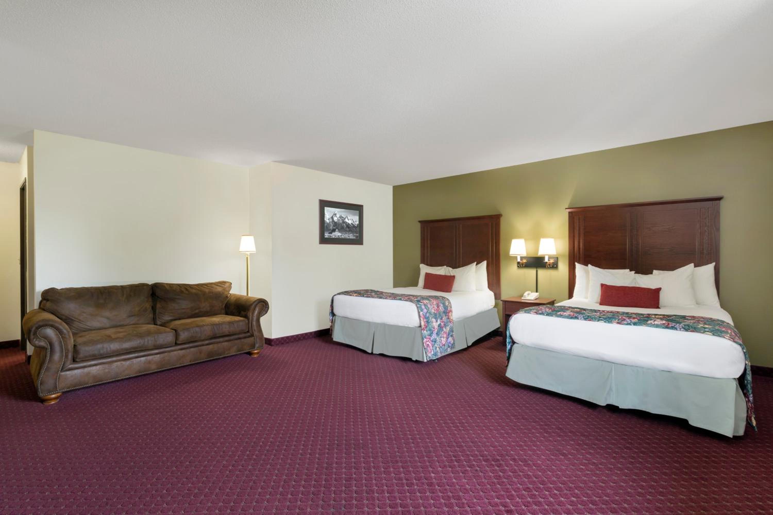 Studio Suite with Two Queen Beds - Non-Smoking - Photo 8
