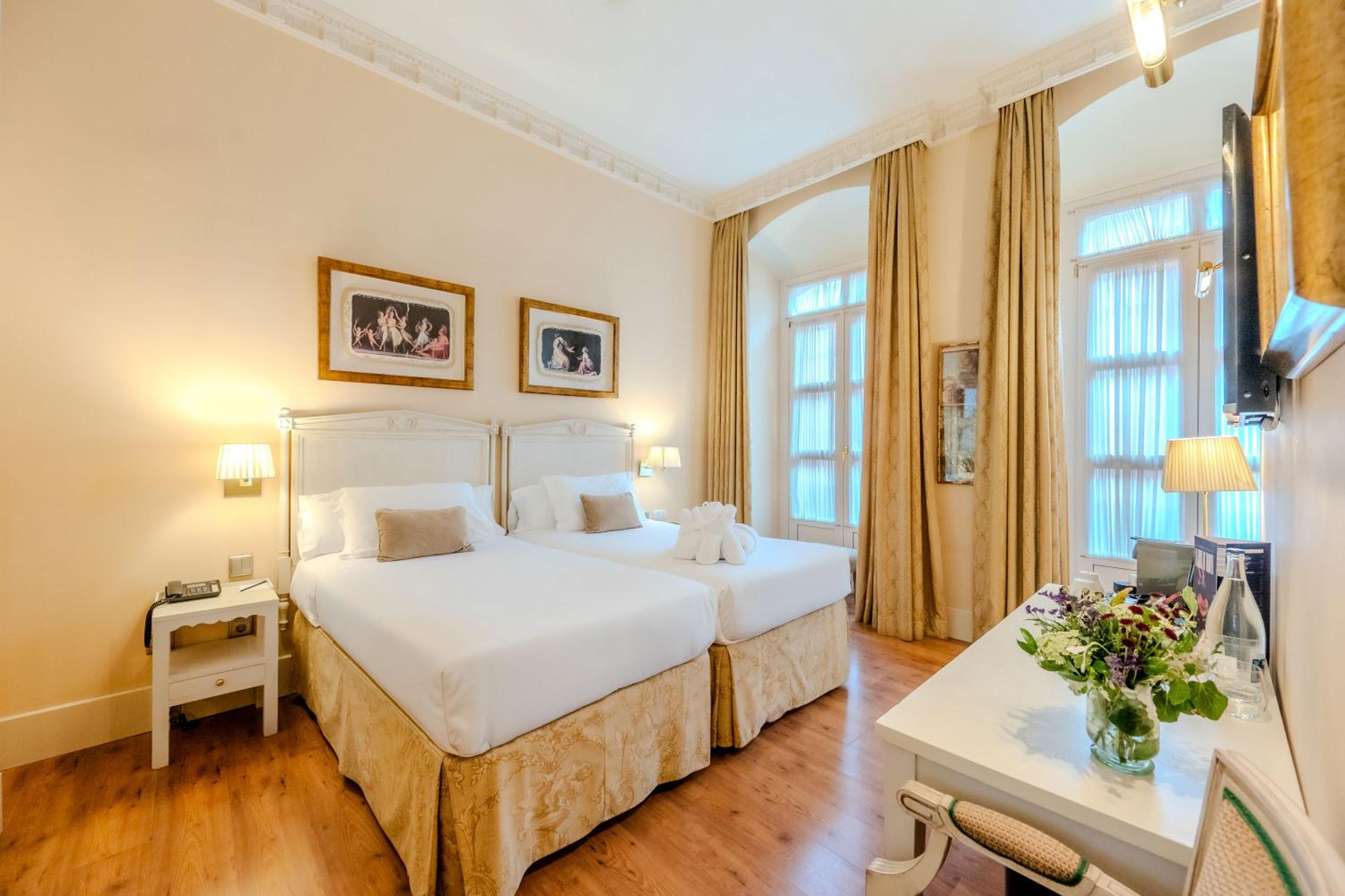 Deluxe Family Connecting Room