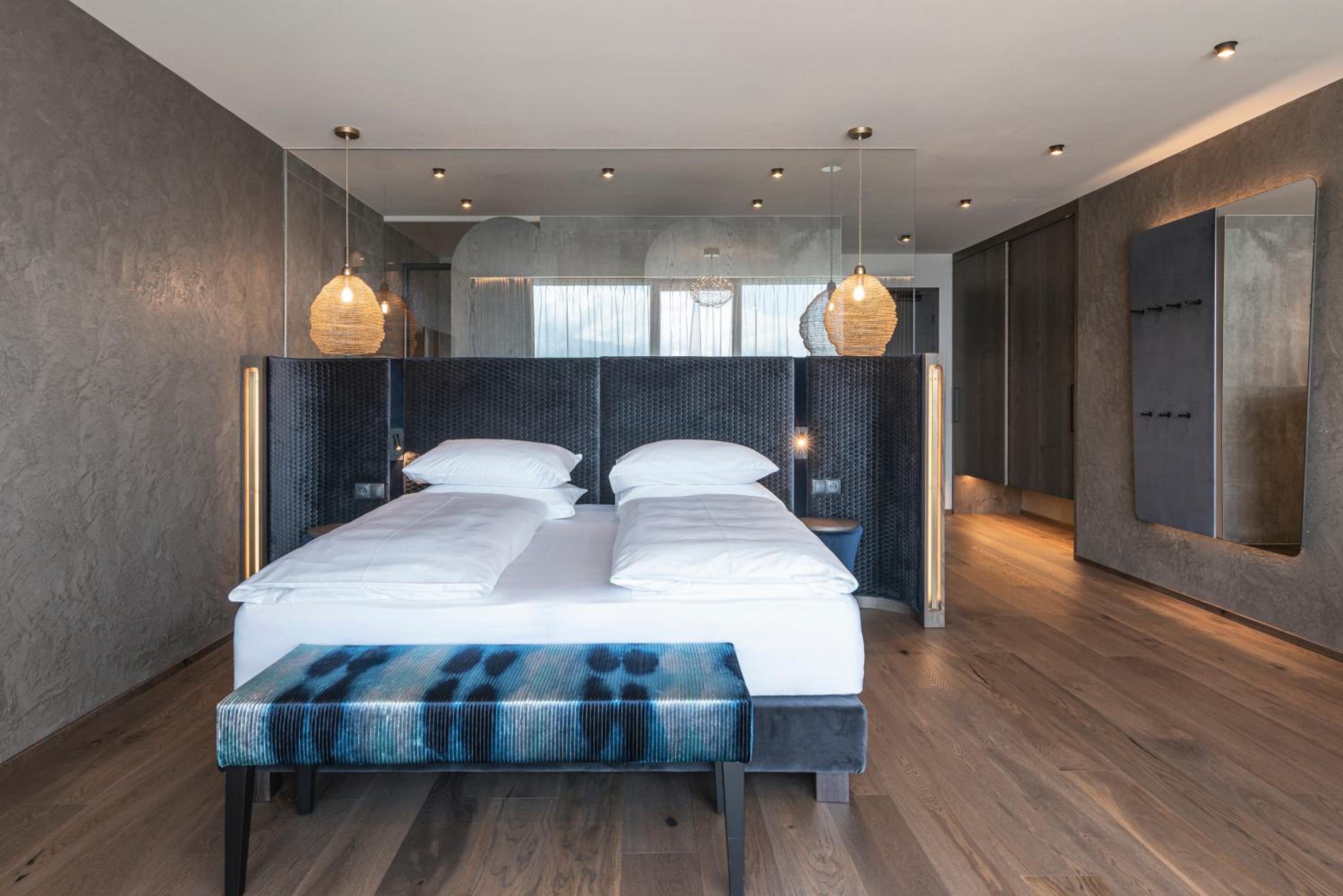 Studio with Spa Bath