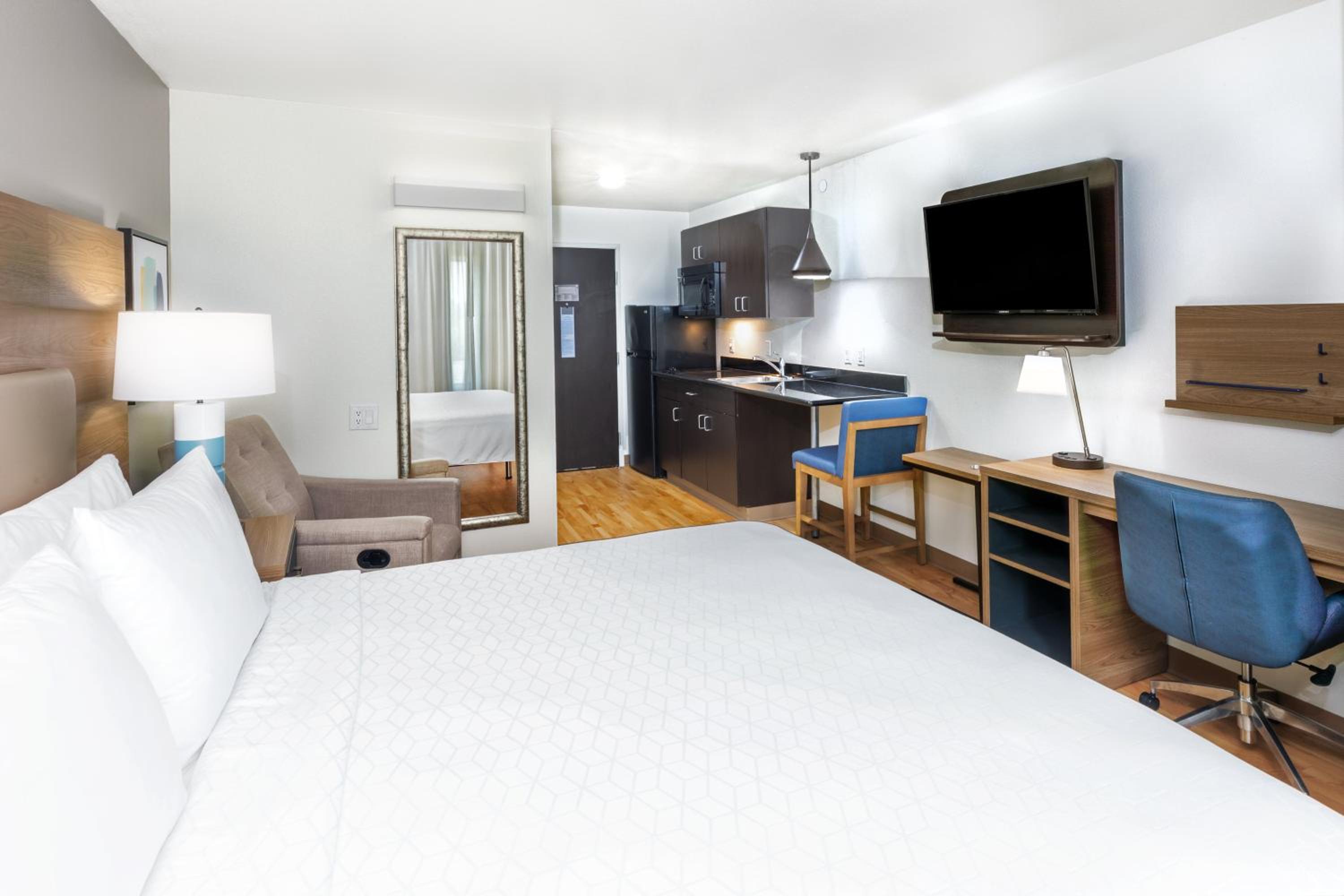 King Studio Suite