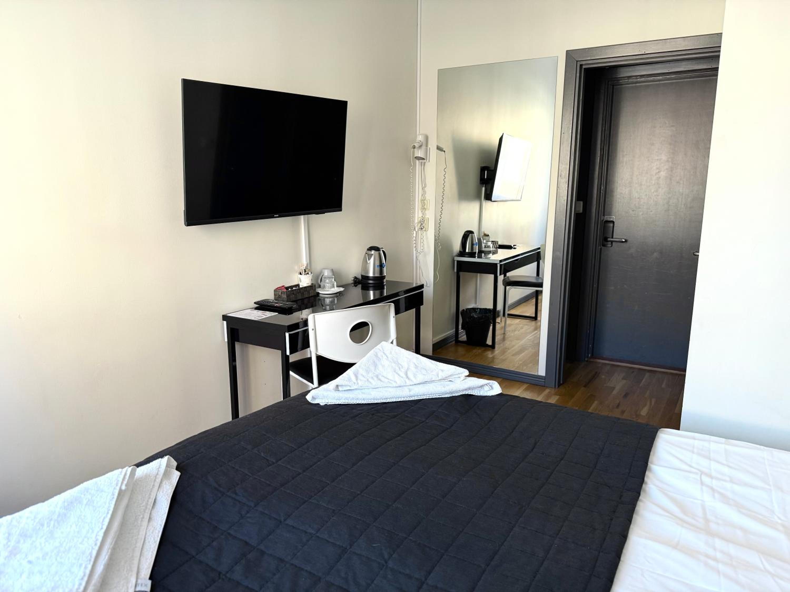 Economy Double Room photo 2