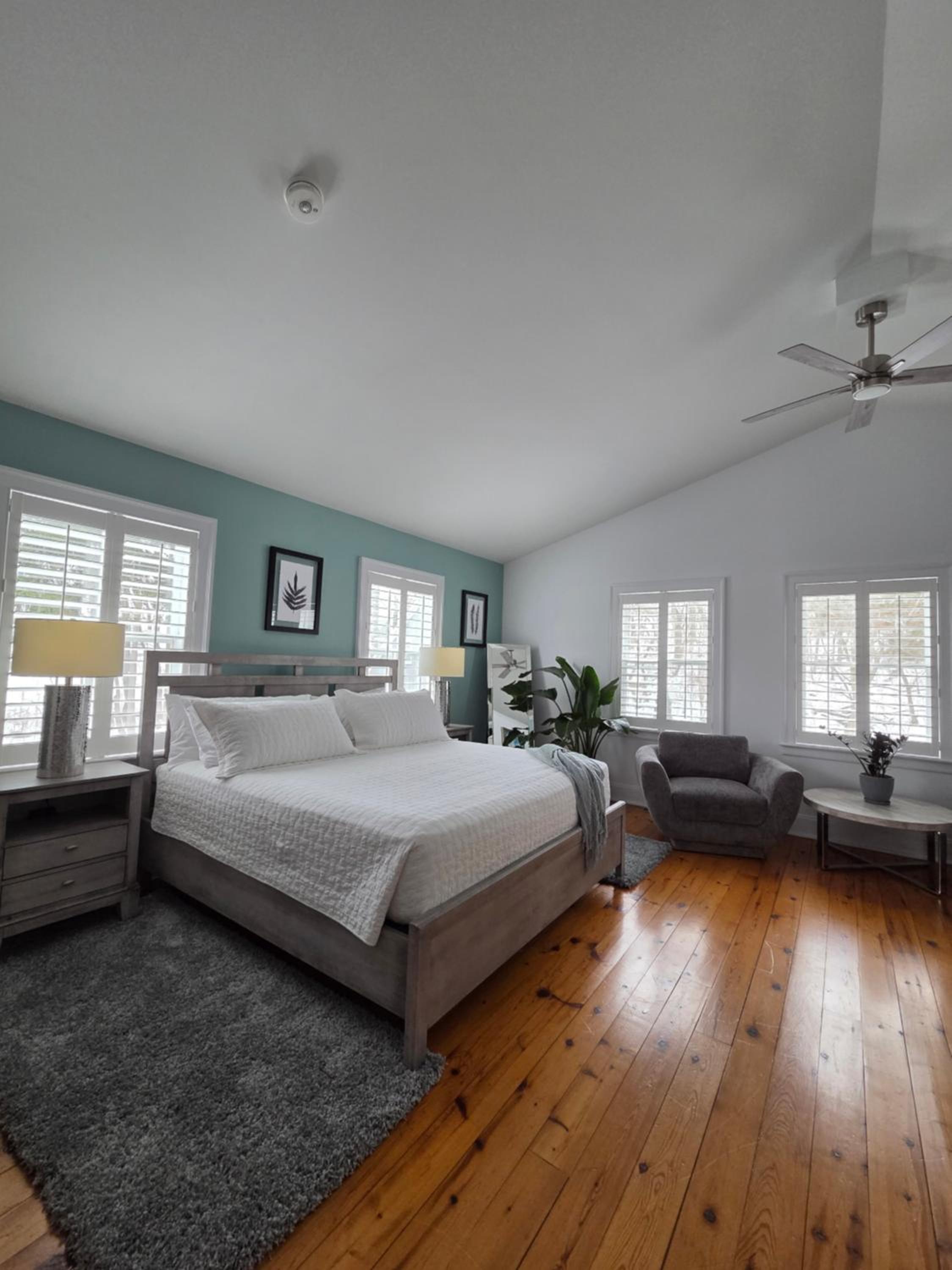 Deluxe Queen Suite