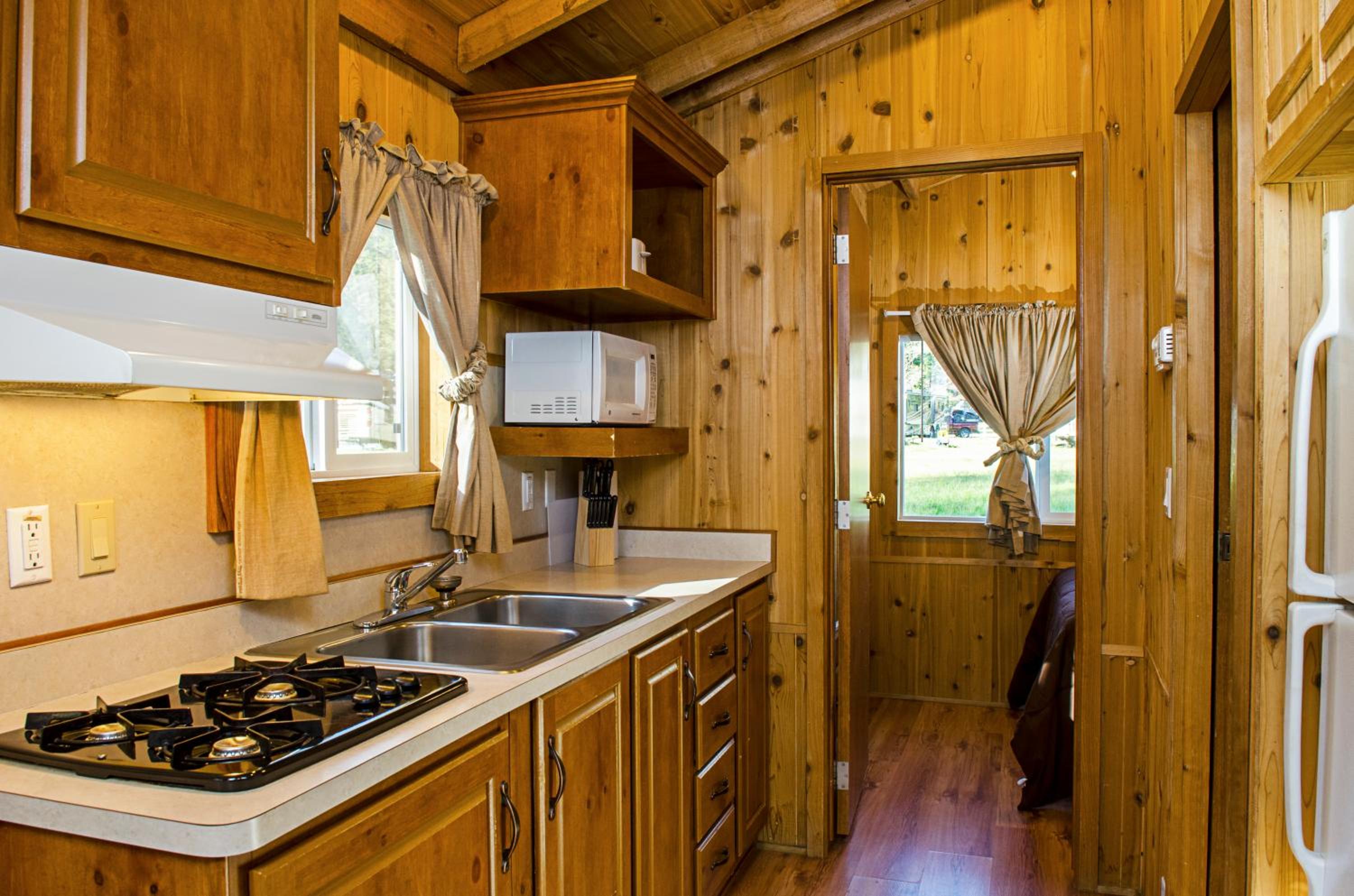 Cabin - Sleeps 4, Pet Friendly photo 1