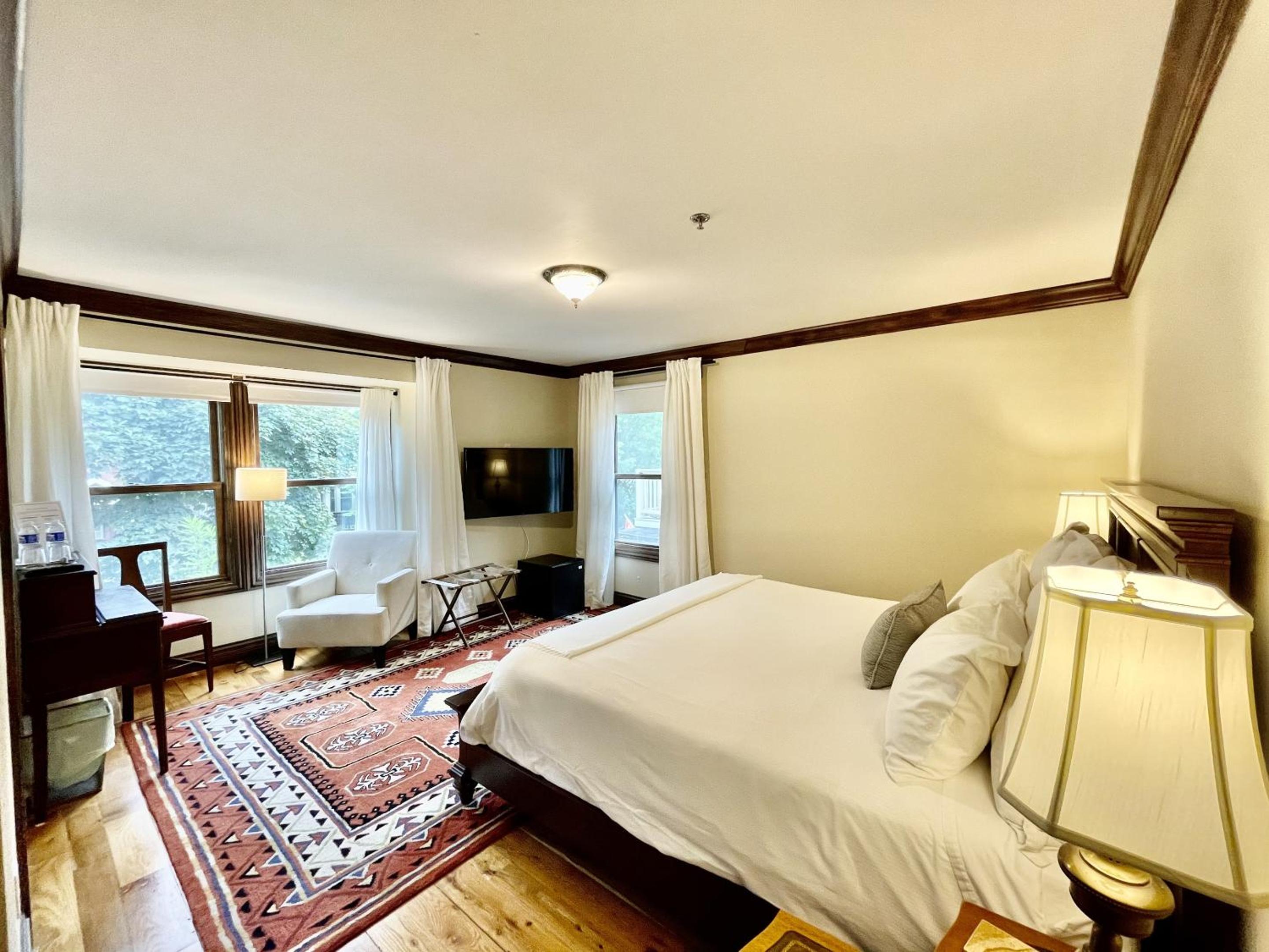 Standard King Room