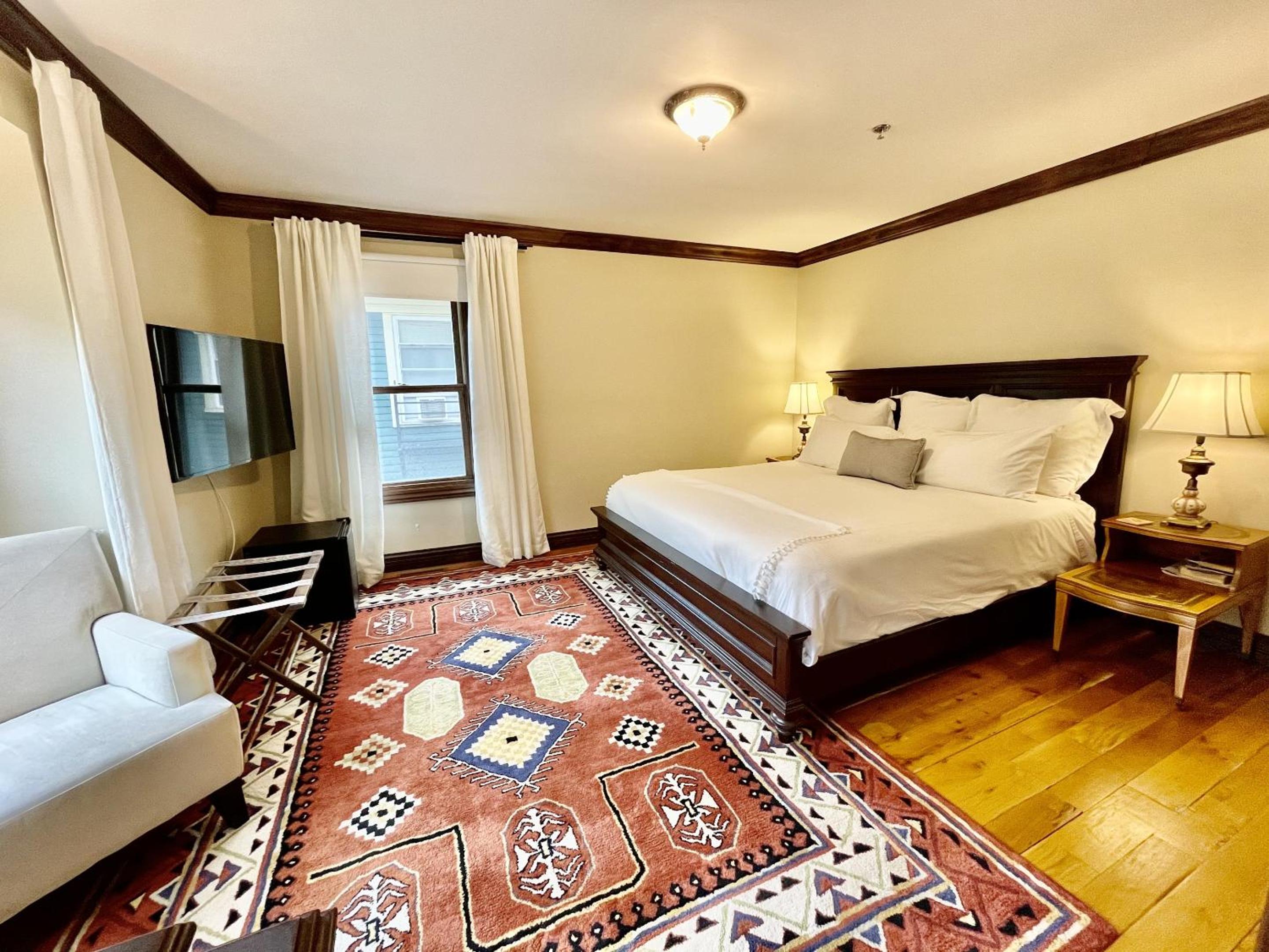 Standard King Room