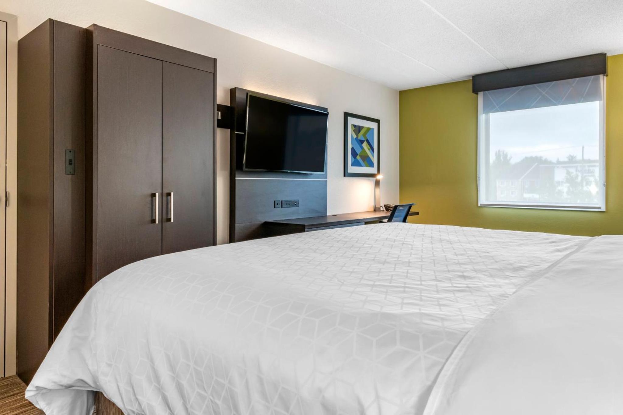 Standard King Room - Photo 2