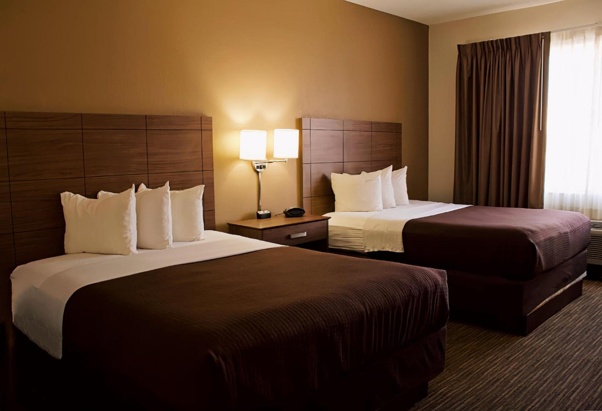 Standard Room with Two Queen Beds photo 1
