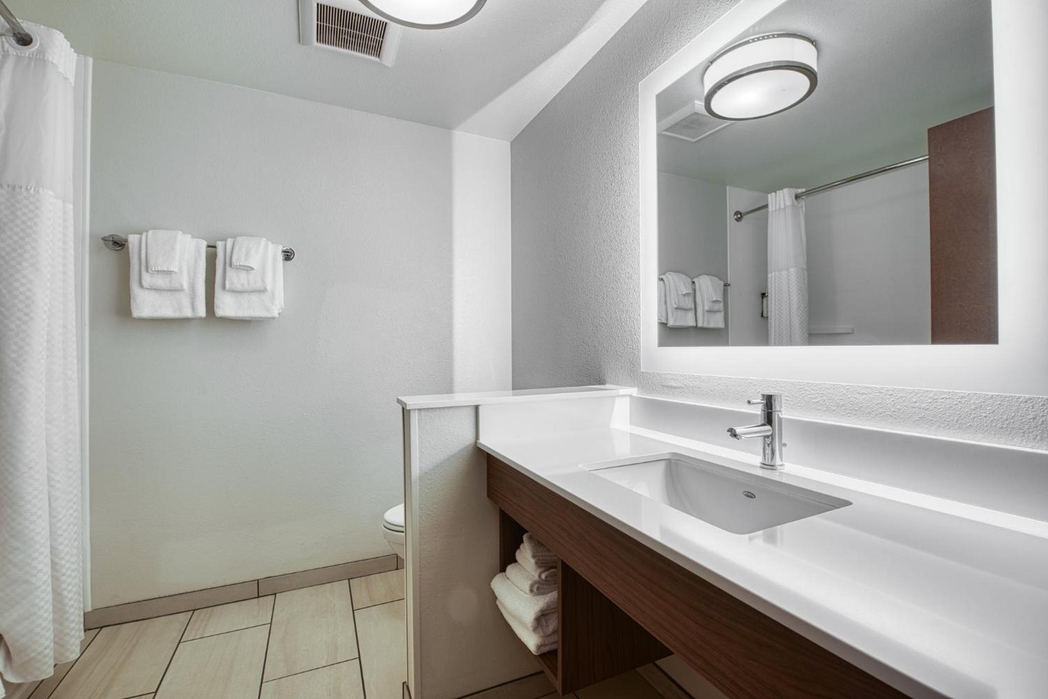 Suite with Two Queen Beds - Photo 1