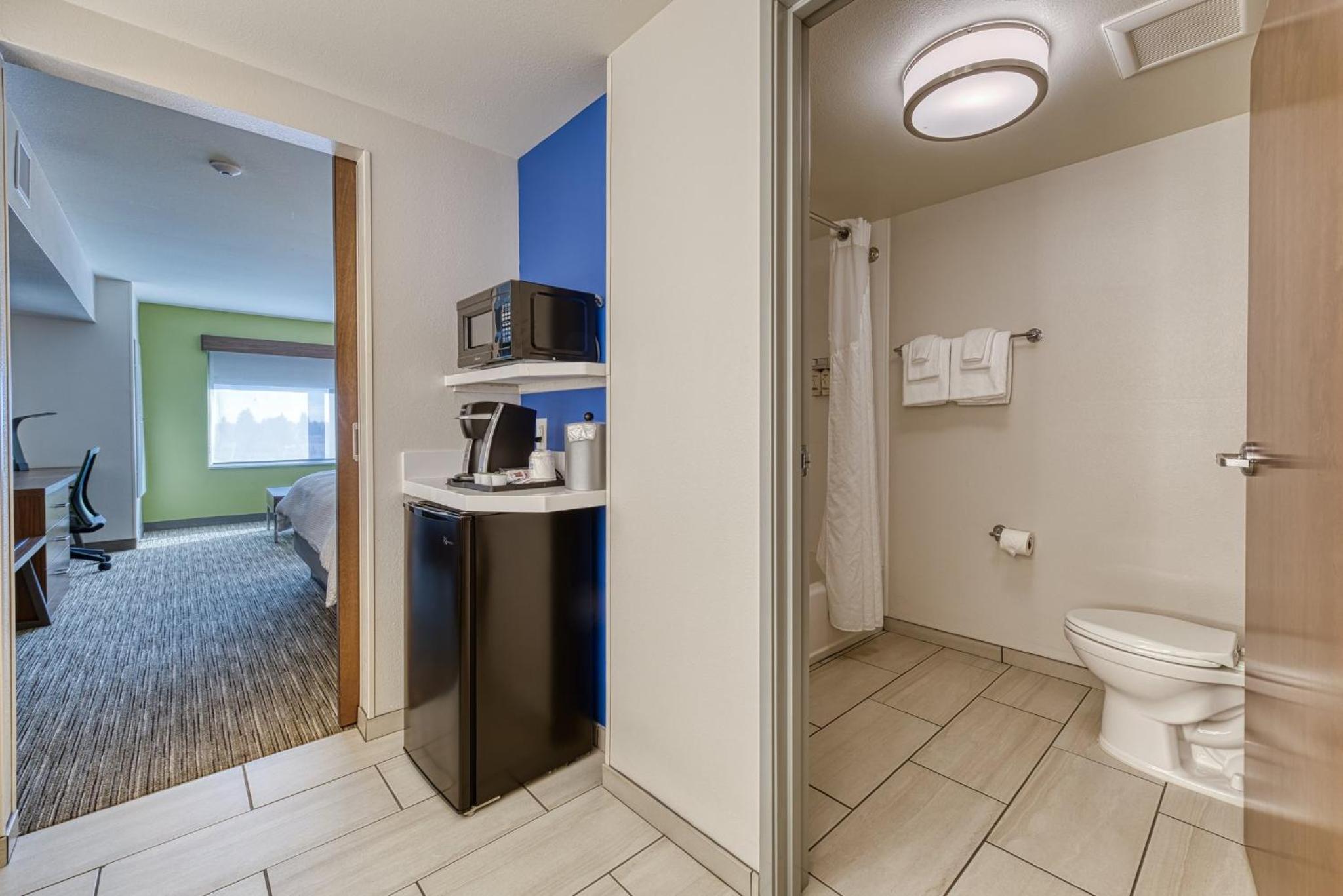 Triple Suite - Non-Smoking - Photo 3