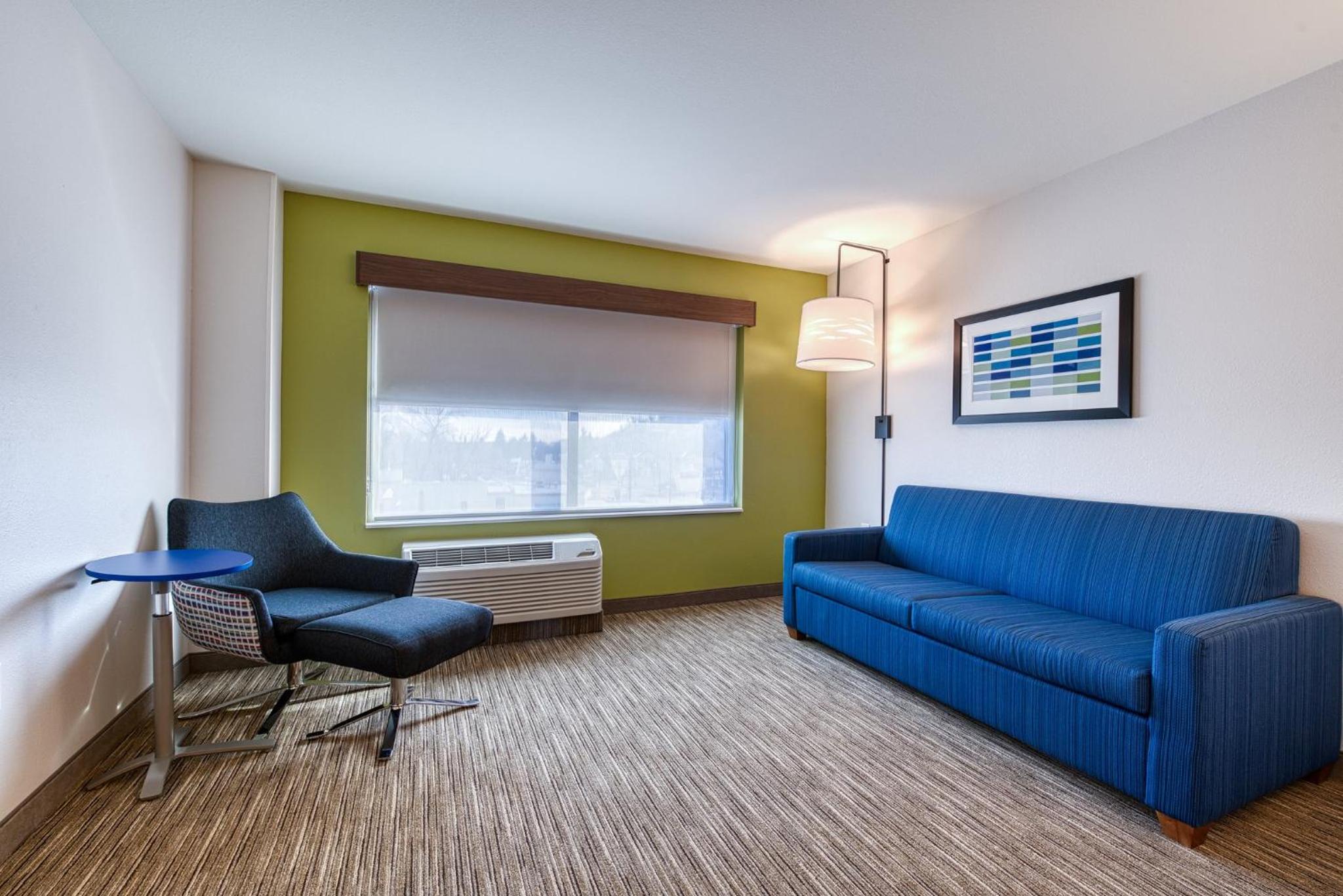 Suite with Two Queen Beds - Photo 3