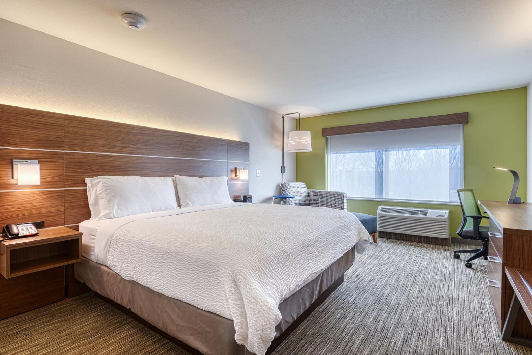Standard King Room - Photo 1
