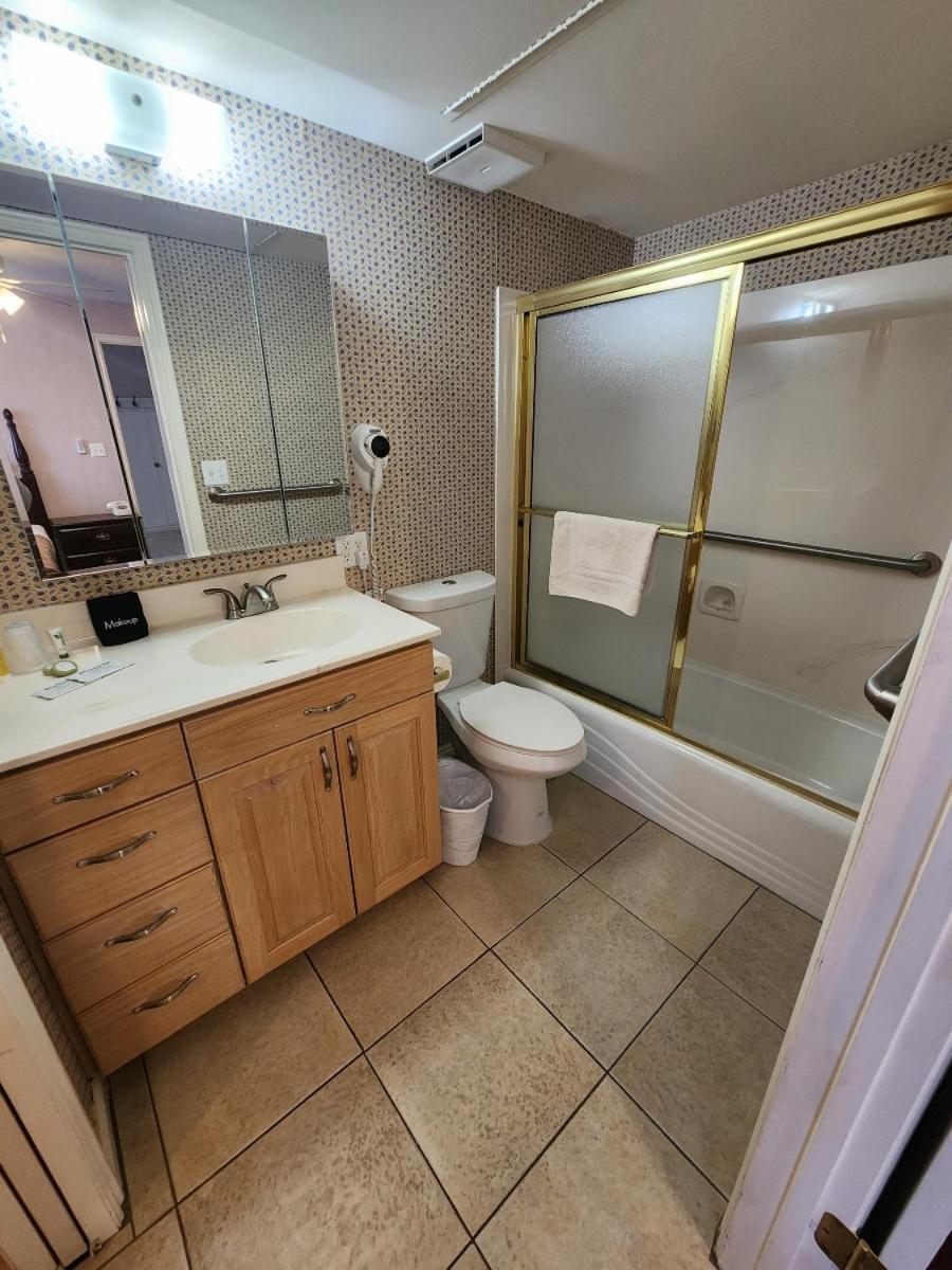 Deluxe Family Suite photo 3