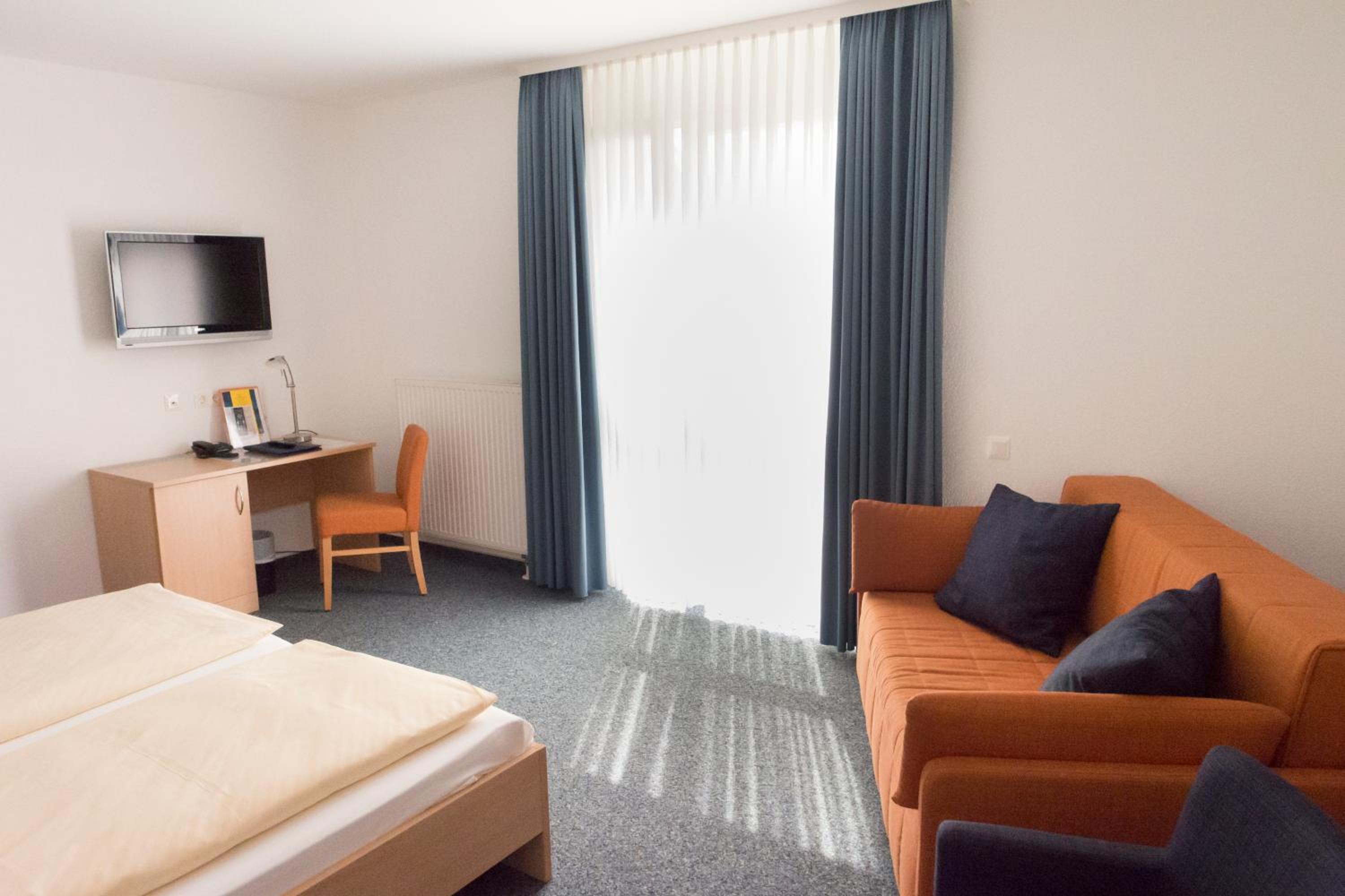 Double Room with Extra Bed photo 3