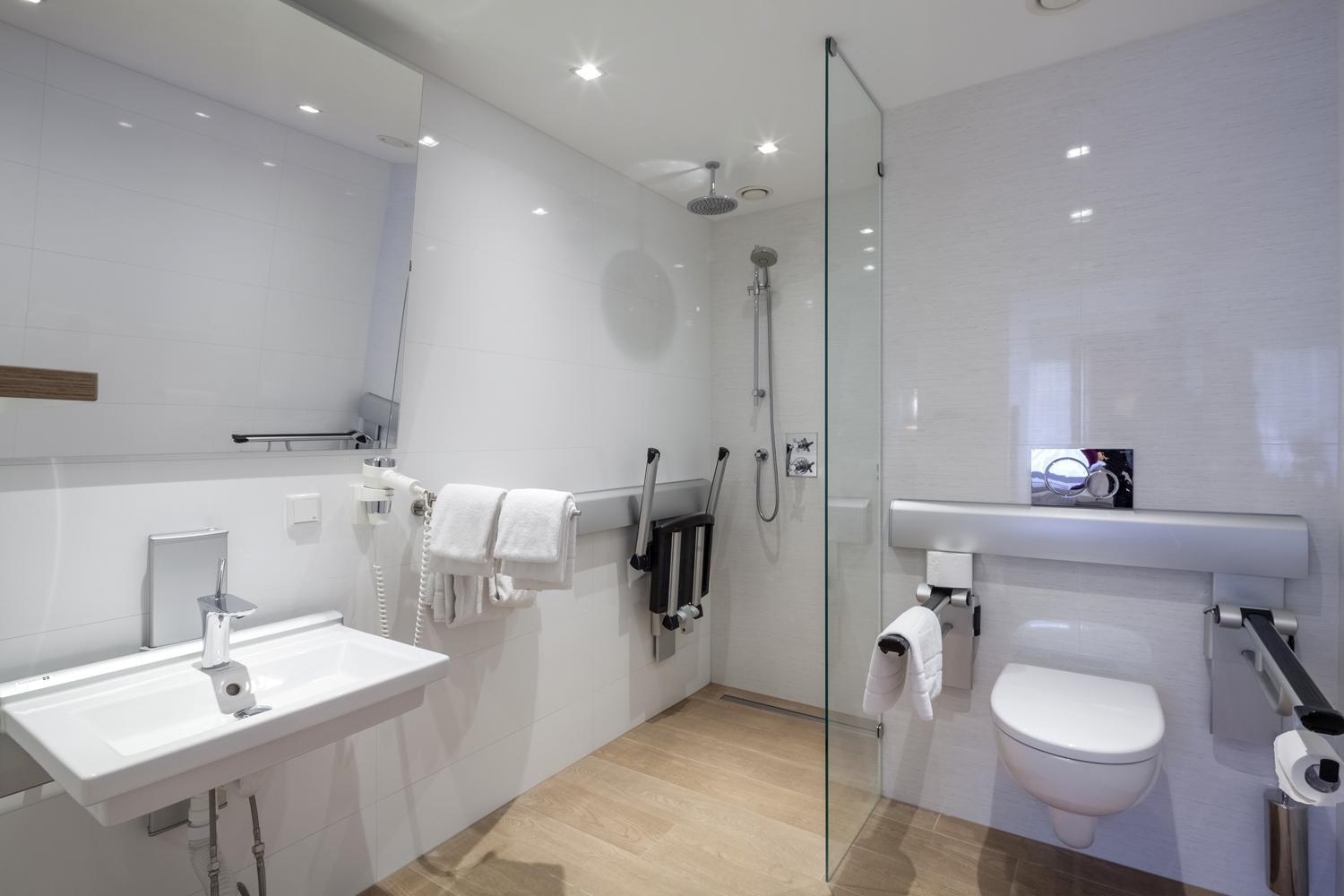Twin Room - Disability Access photo 2