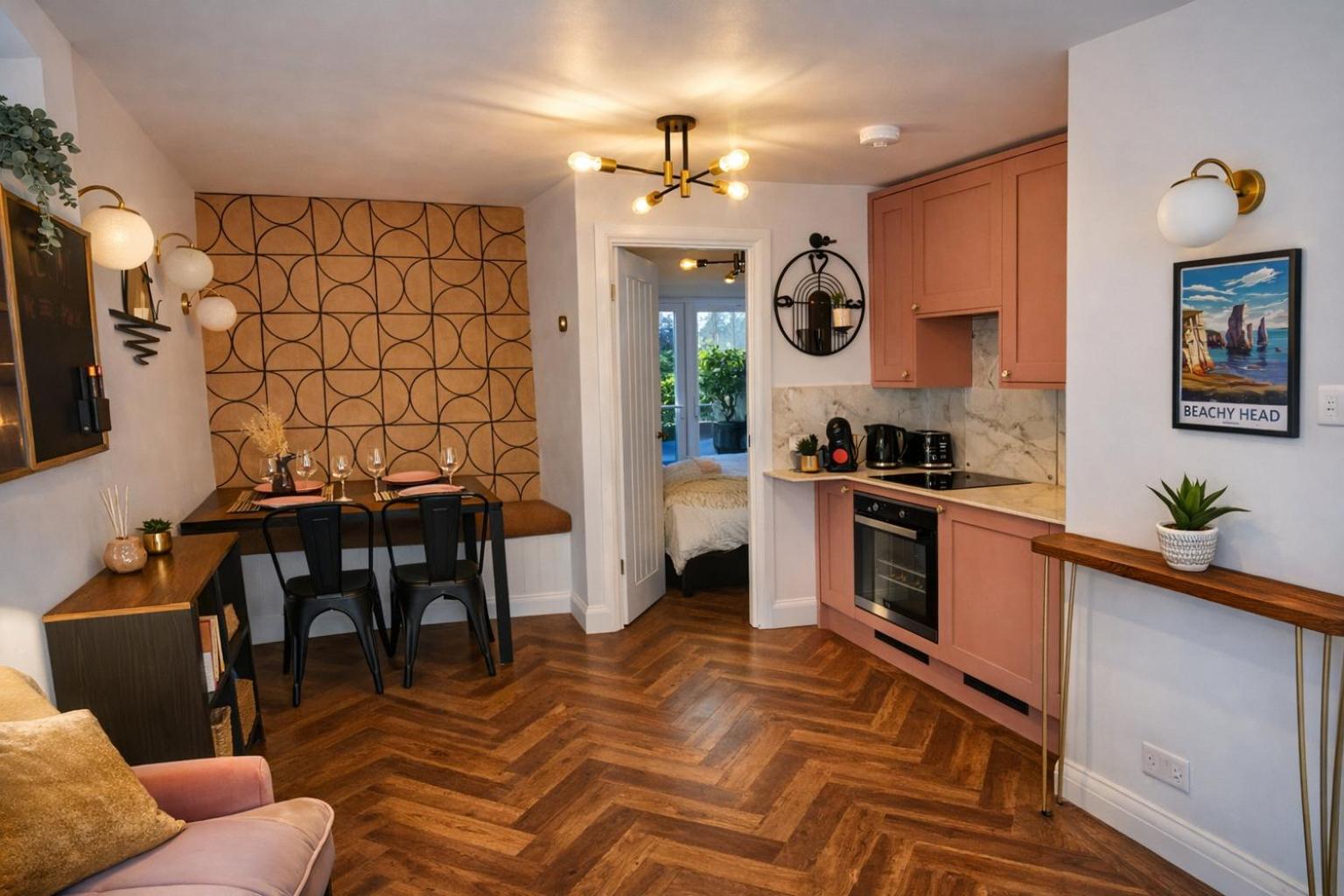 Deluxe One-Bedroom Apartment with Garden View photo 3