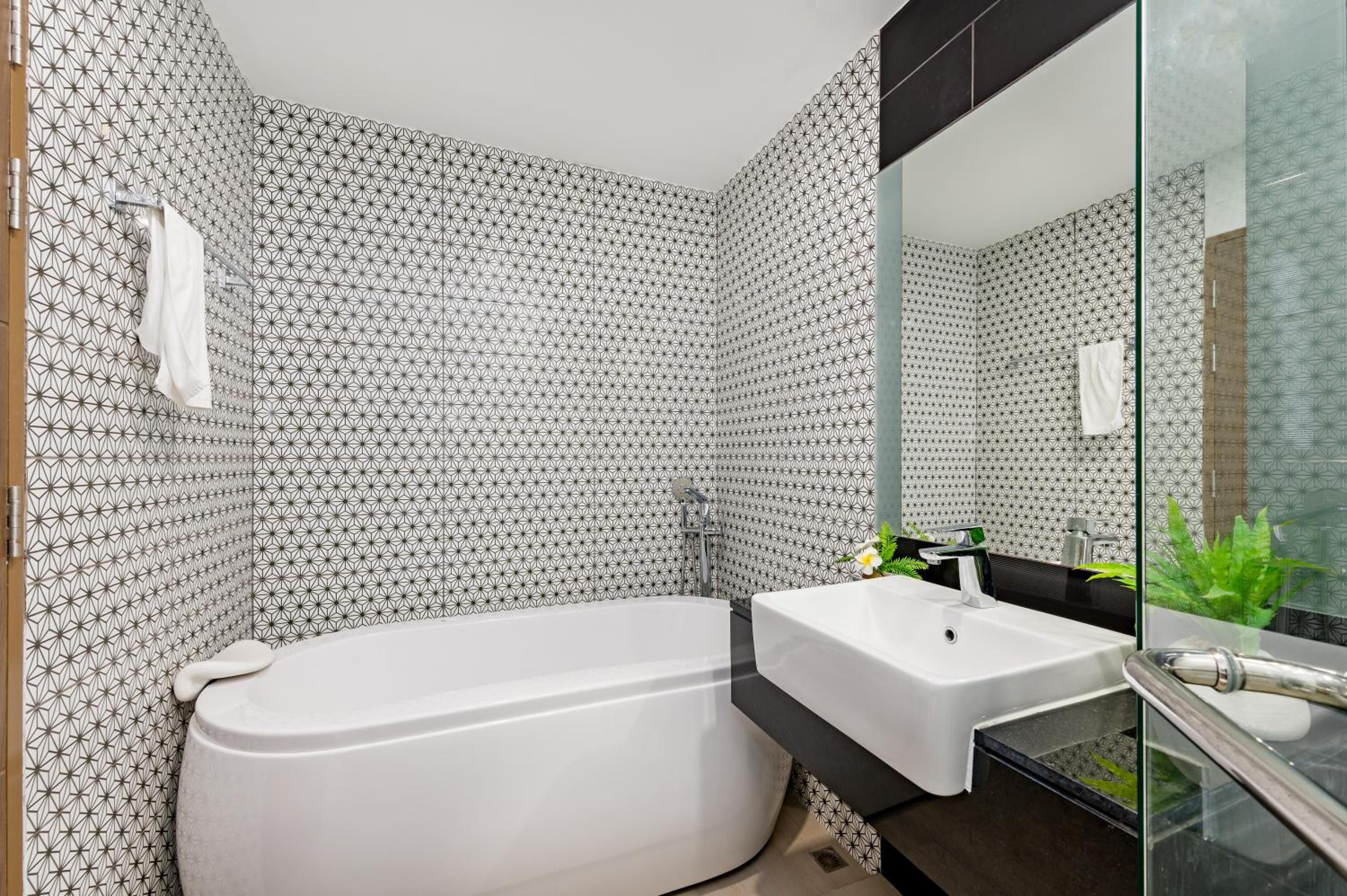 2 Bedroom Suite with Pool View - Photo 6