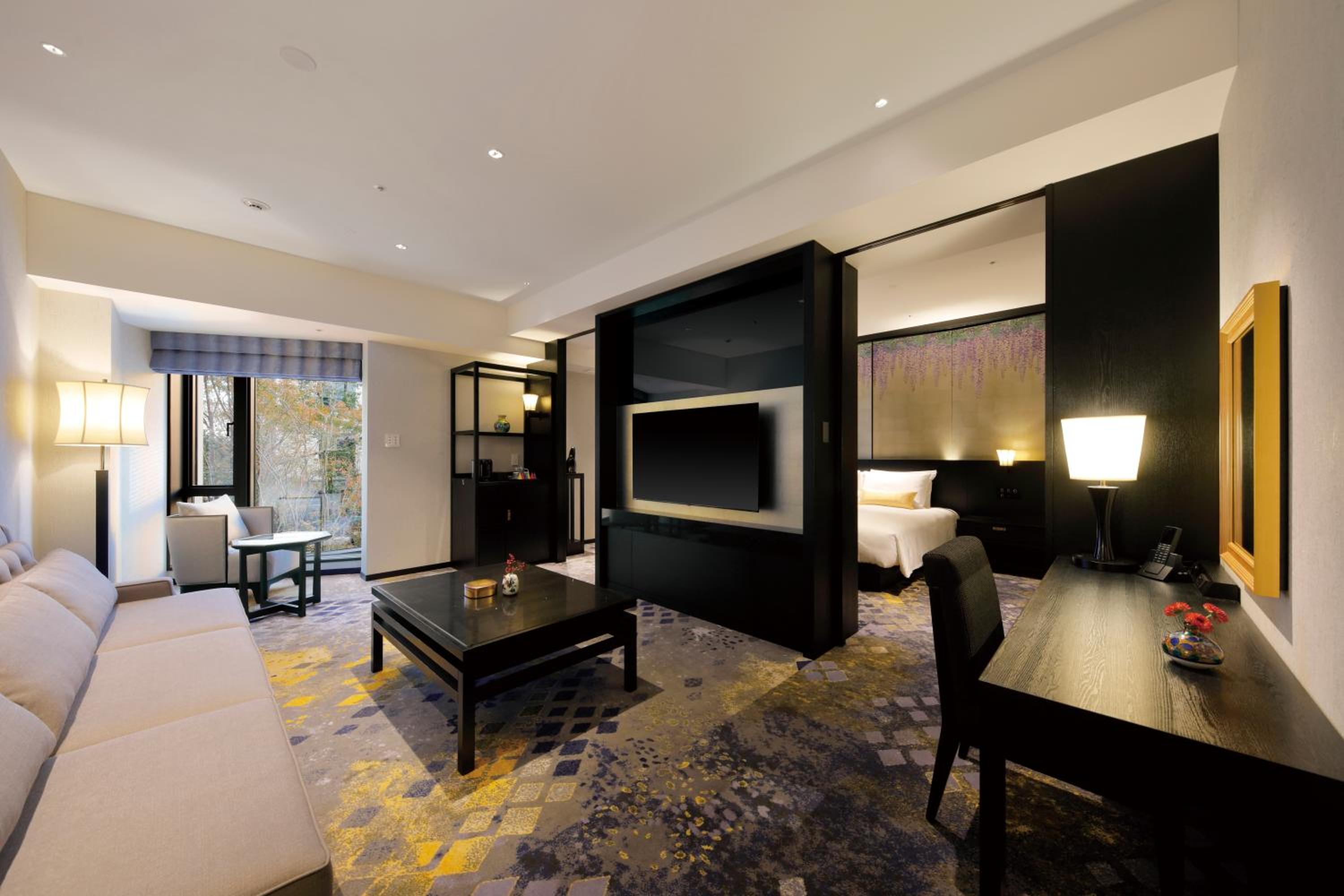 Suite Twin Room with Extra Bed