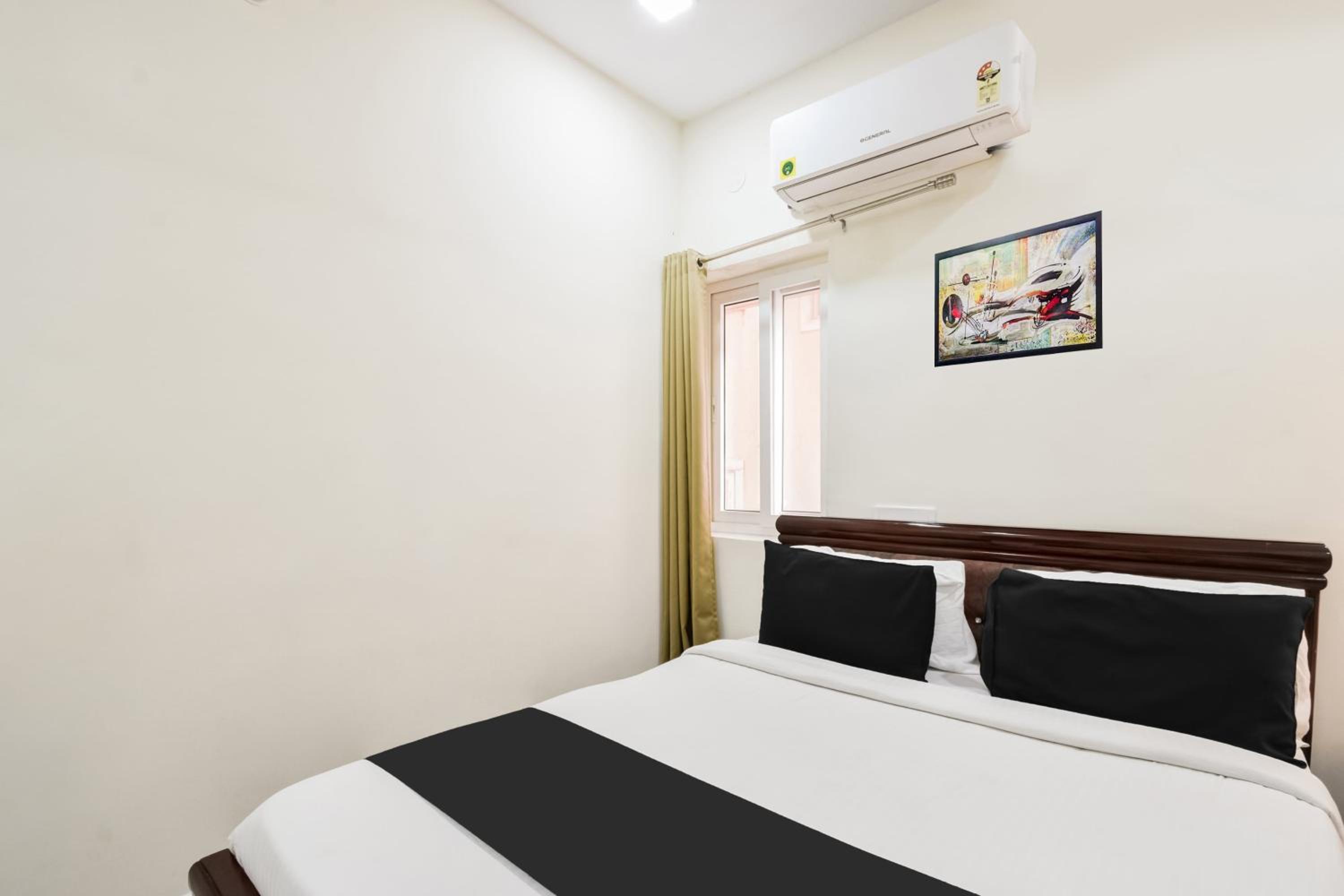 Deluxe Double Room photo 2