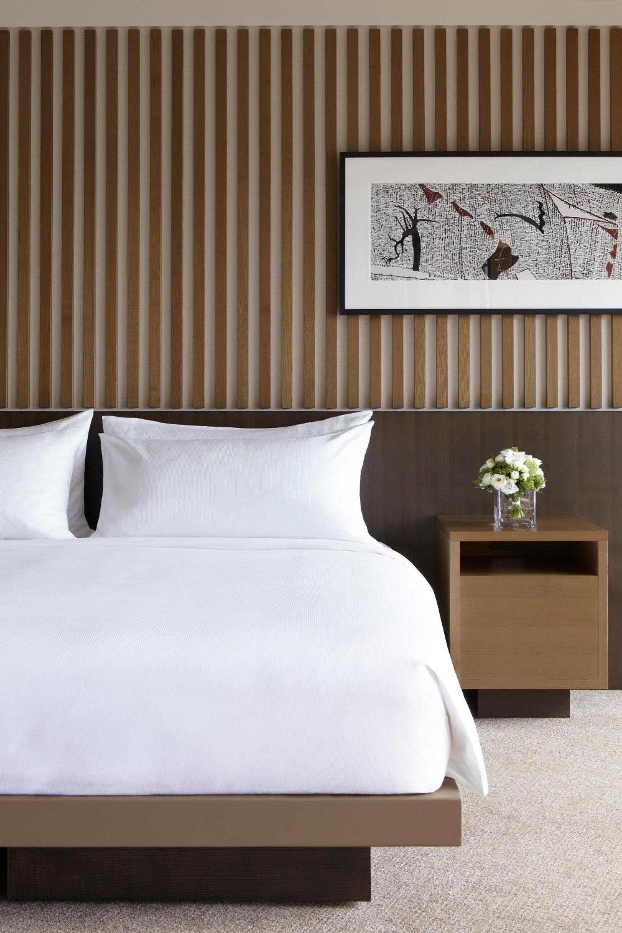 Cove Suite