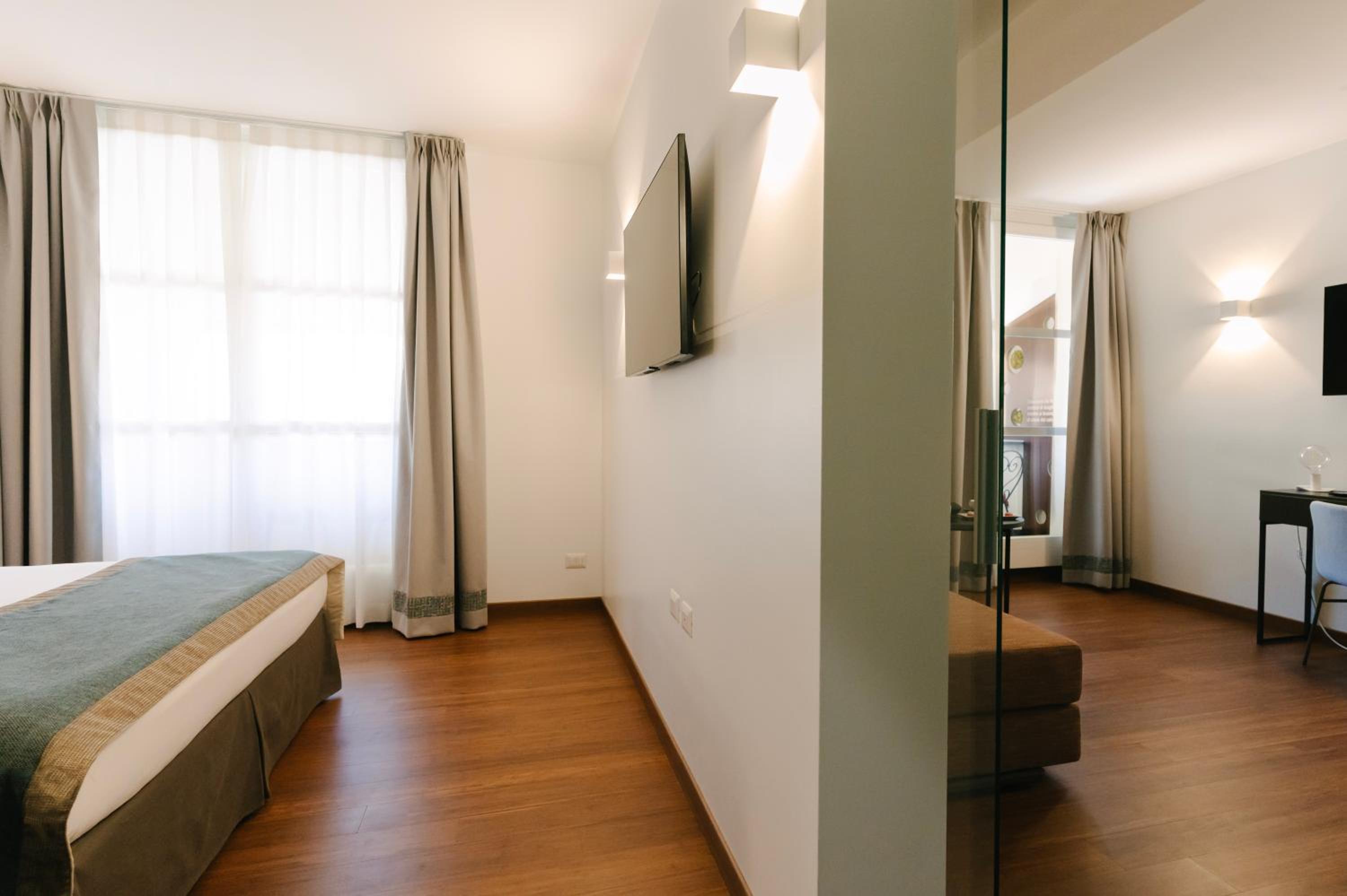 Triple Room with Garden View - Photo 8