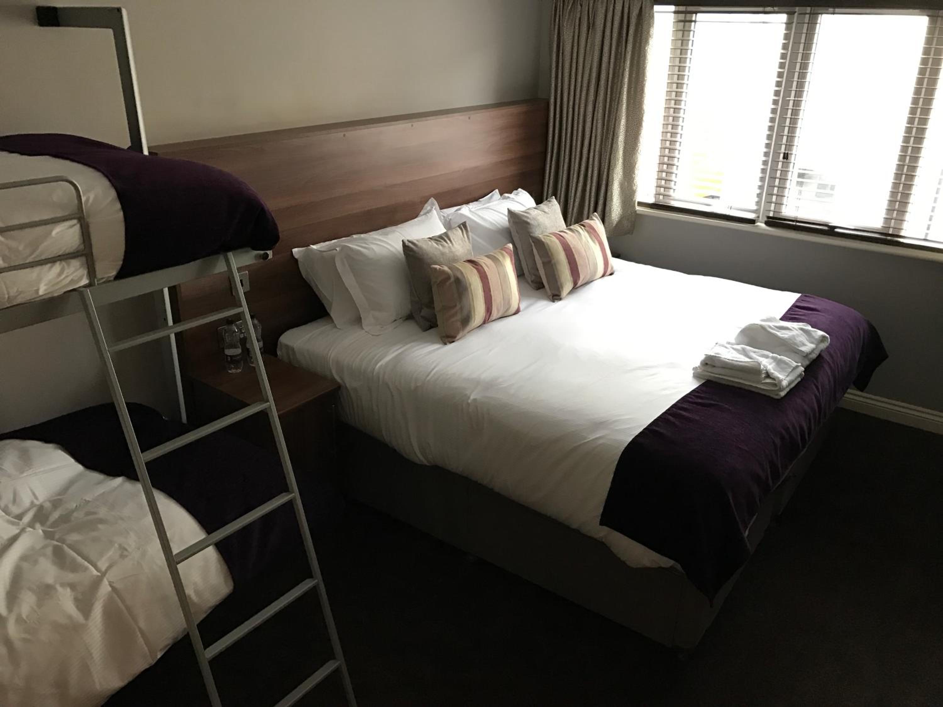 Deluxe Family Room photo 2