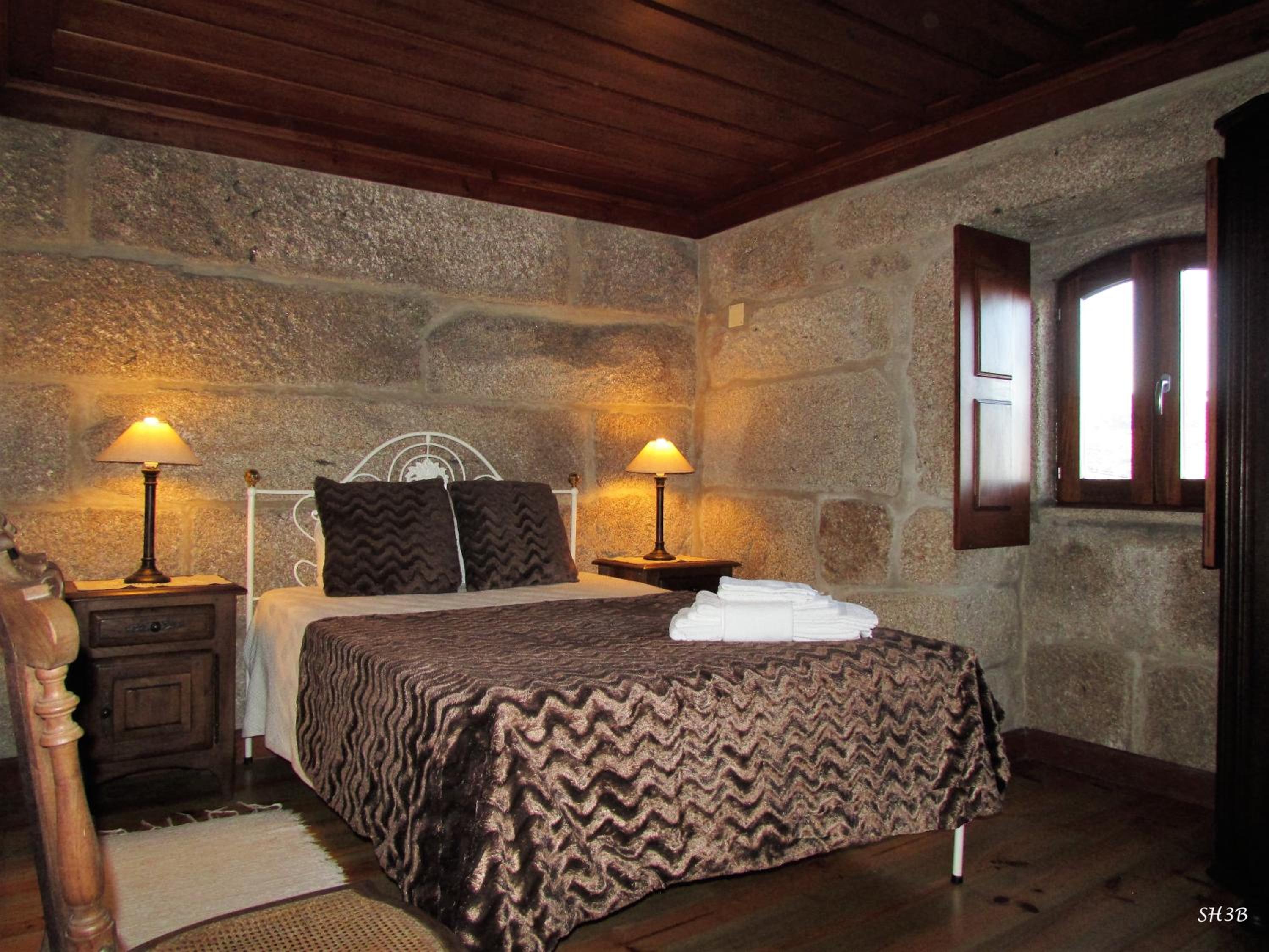 Superior Three-Bedroom House photo 3