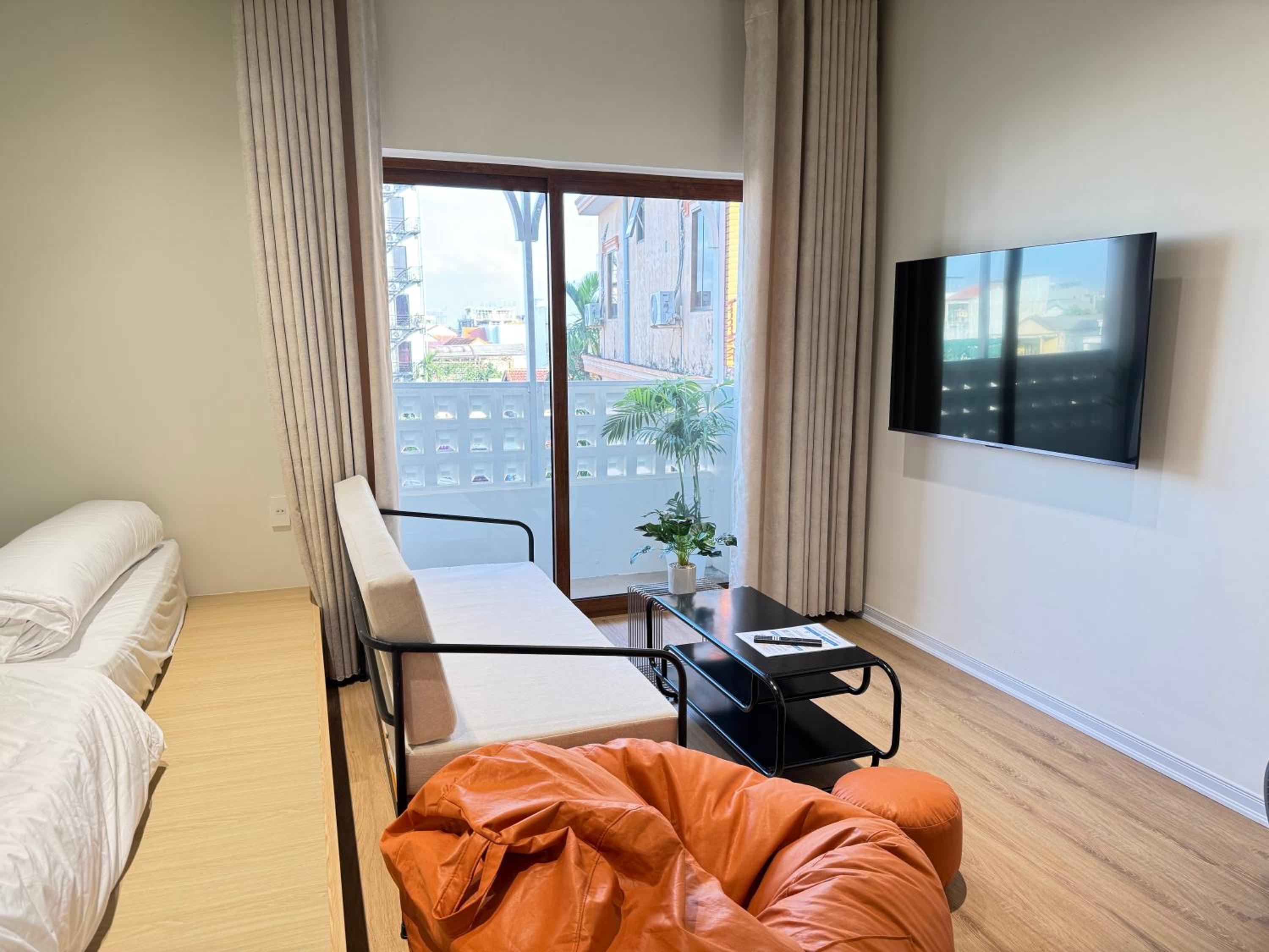 Studio with Balcony photo 3