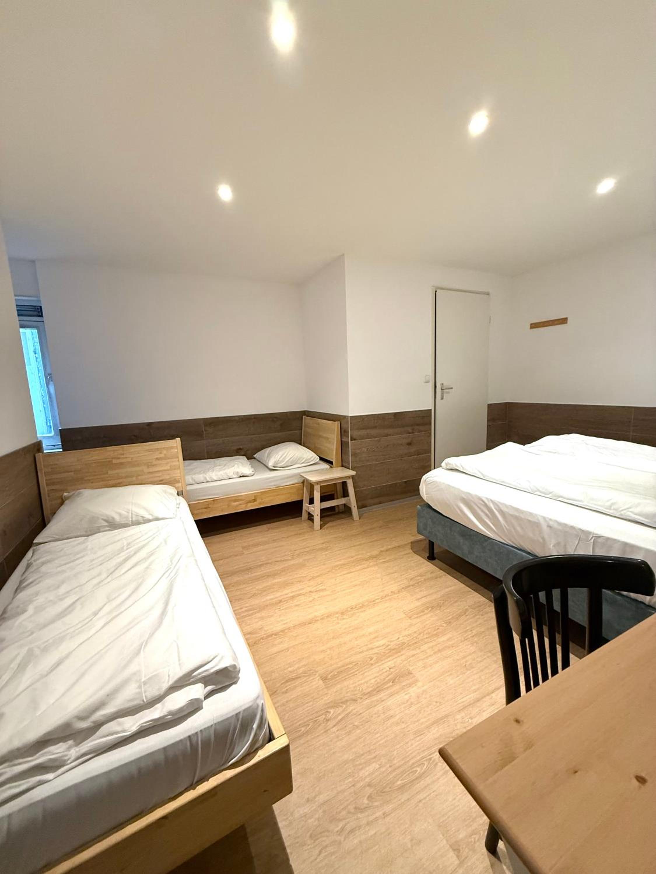 Economy Quadruple Room photo 3