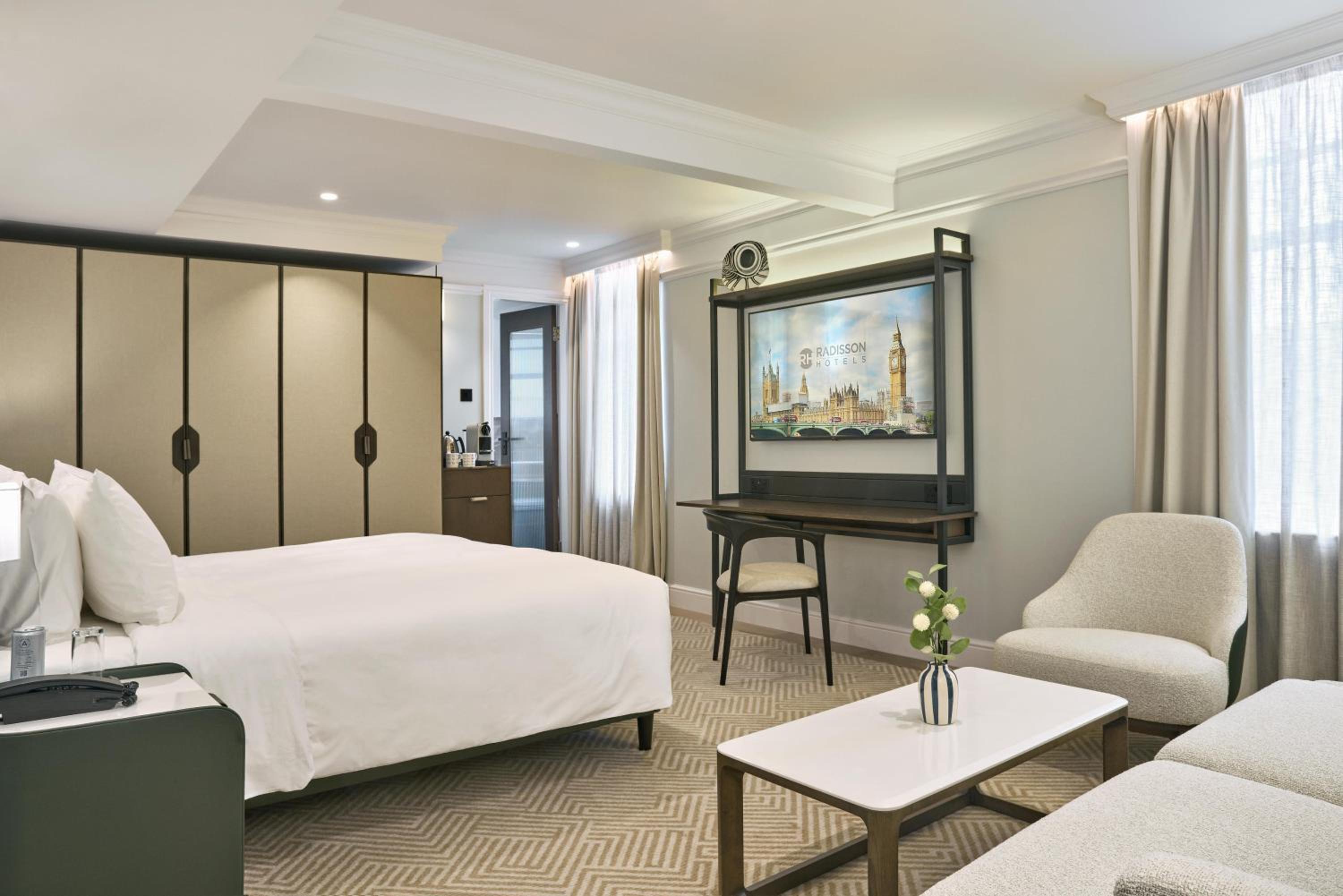 Junior Suite thumbnail 6