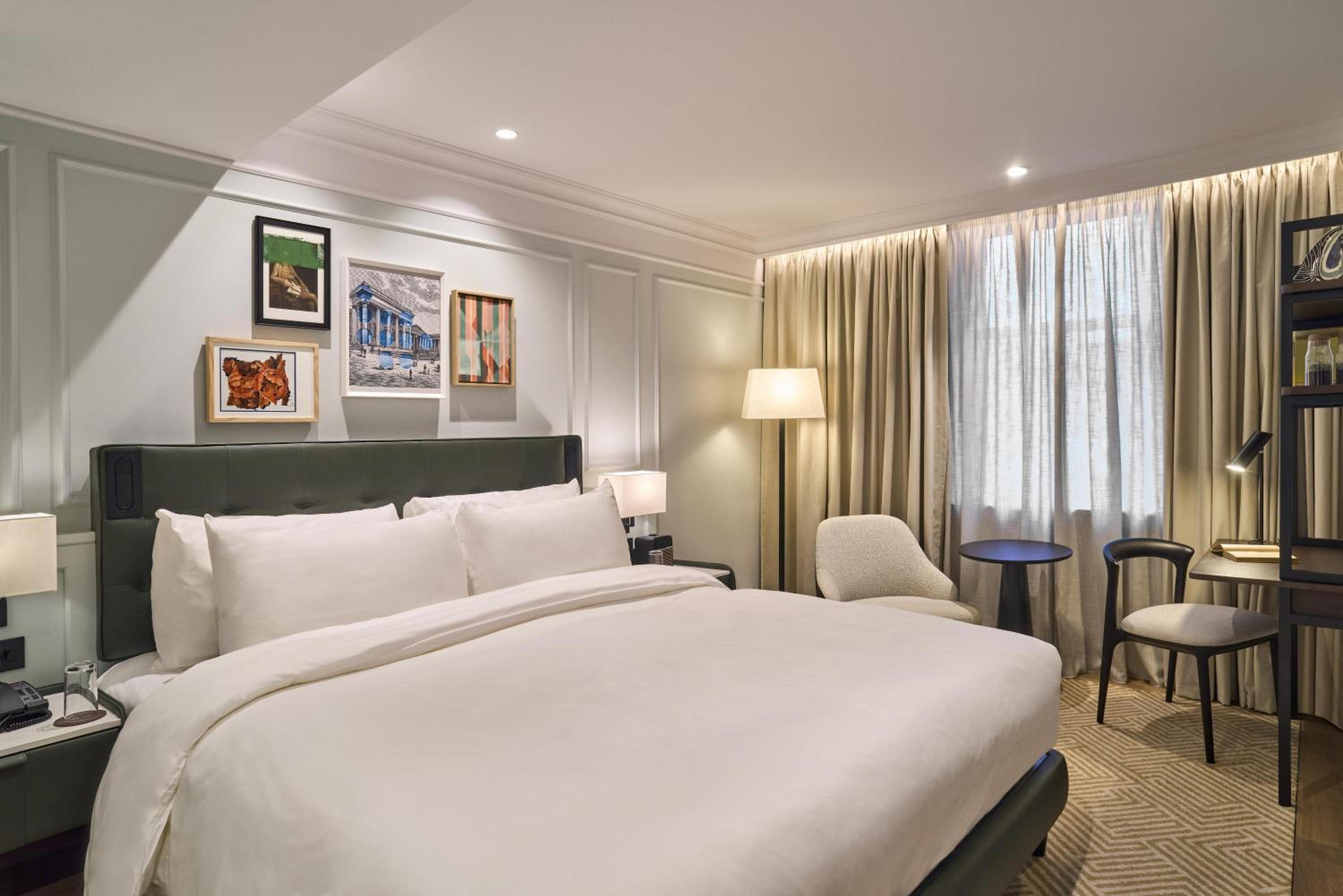 Superior King Room