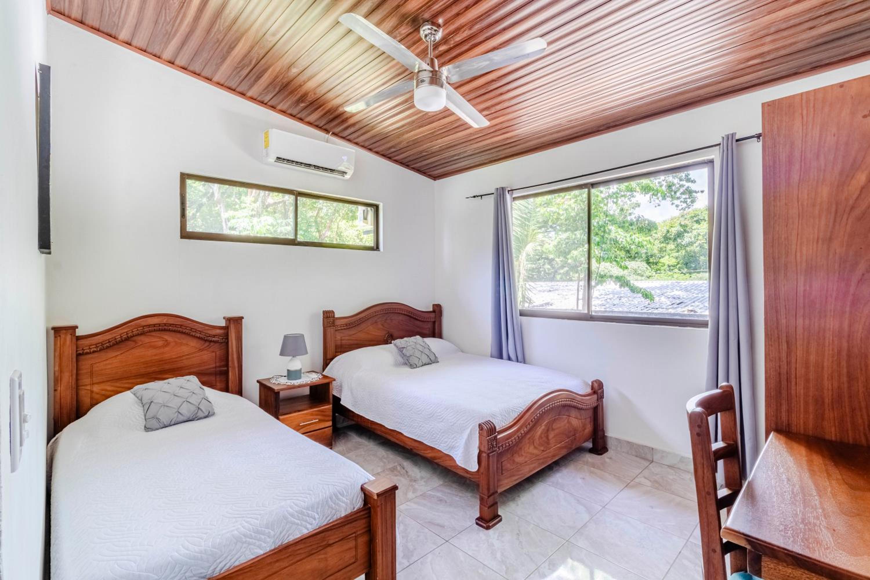 One-Bedroom Apartment with Garden View photo 3