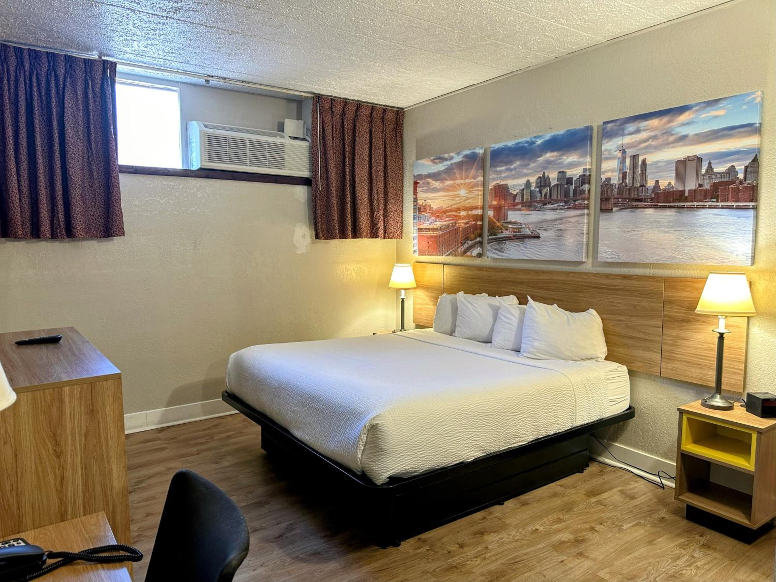 King Room - Mobility Access/Non-Smoking photo 1