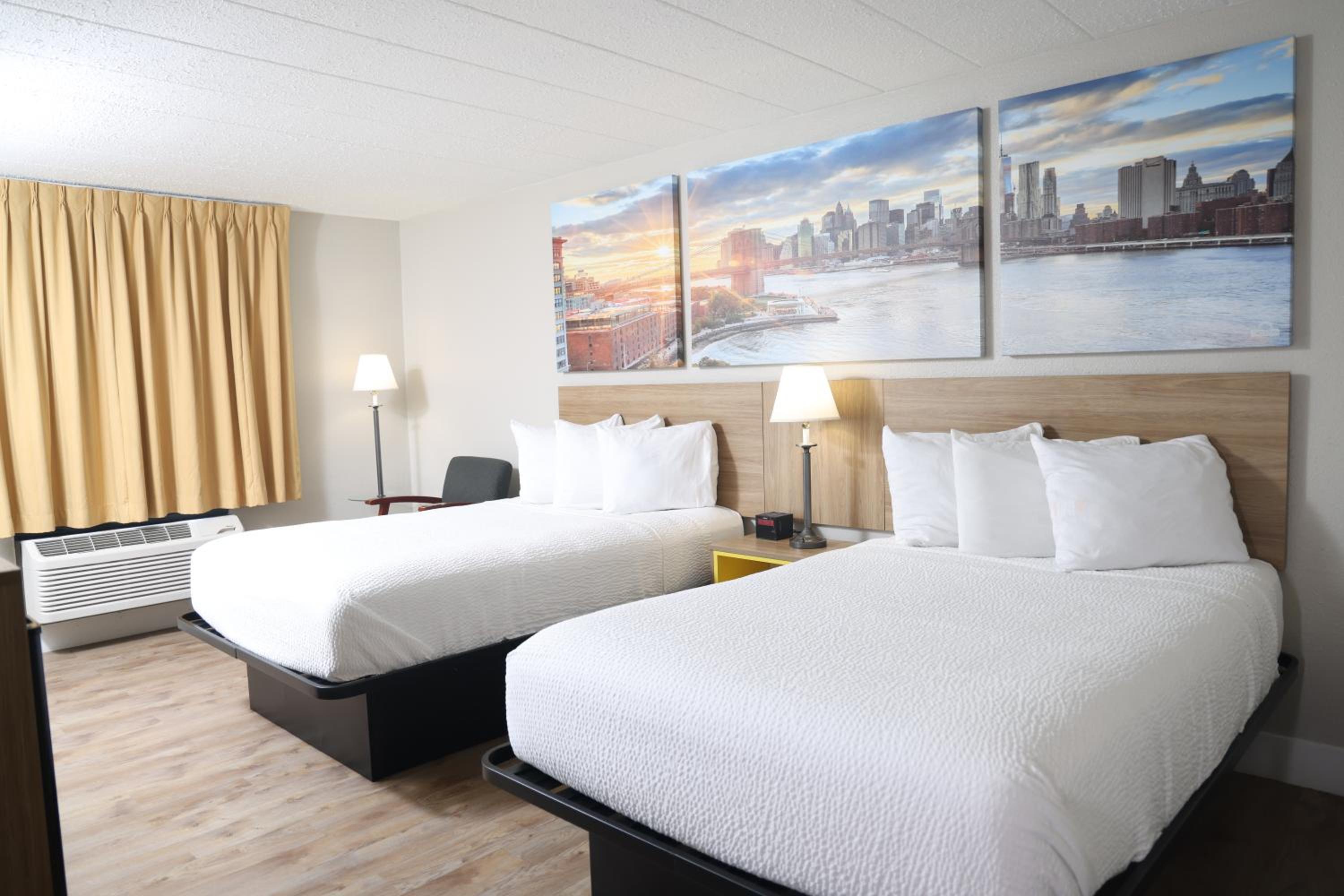 Efficiency Room with Two Double Beds - Non-Smoking - Photo 2